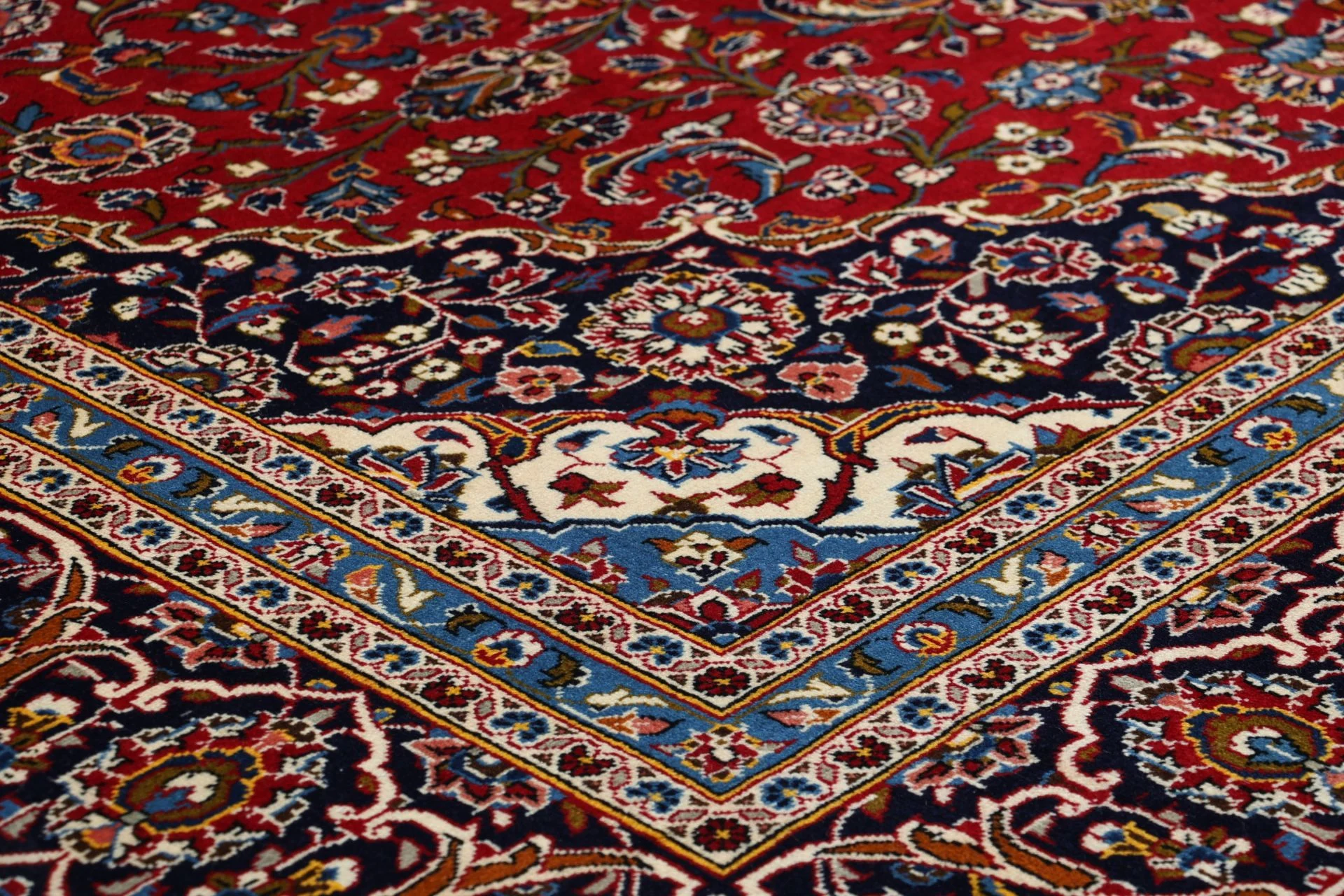 Kashan Perserteppich aus Iran, 245 × 350 cm