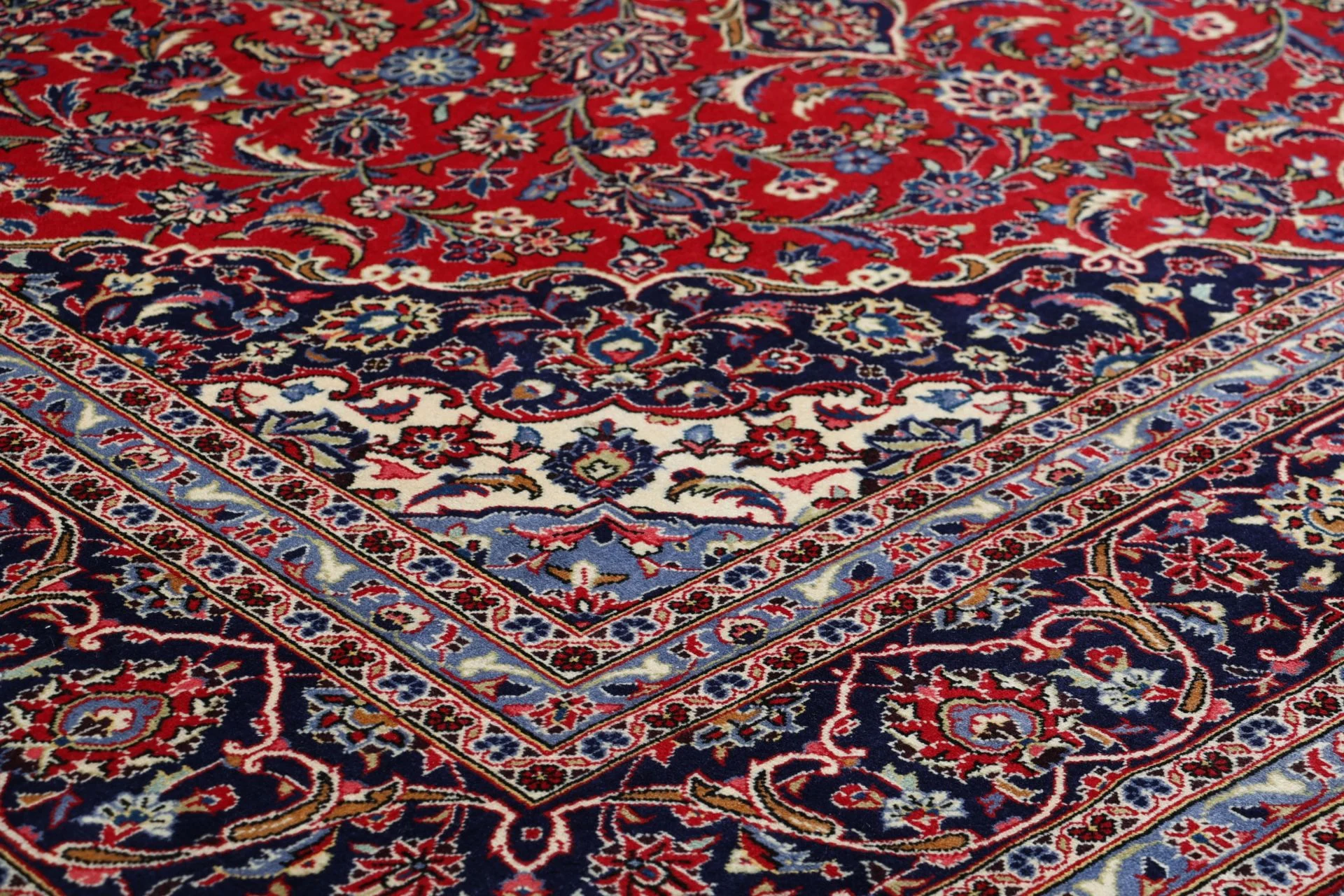 Handgeknüpfter Kashan Perserteppich 245 × 350 cm