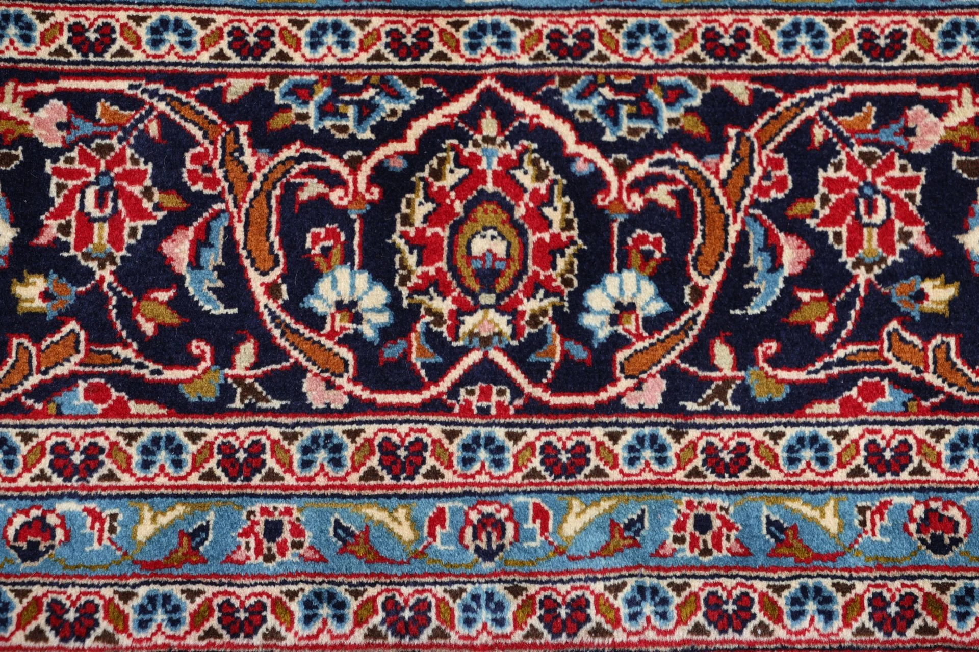 Handgeknüpfter Kashan Perserteppich 242 × 345 cm