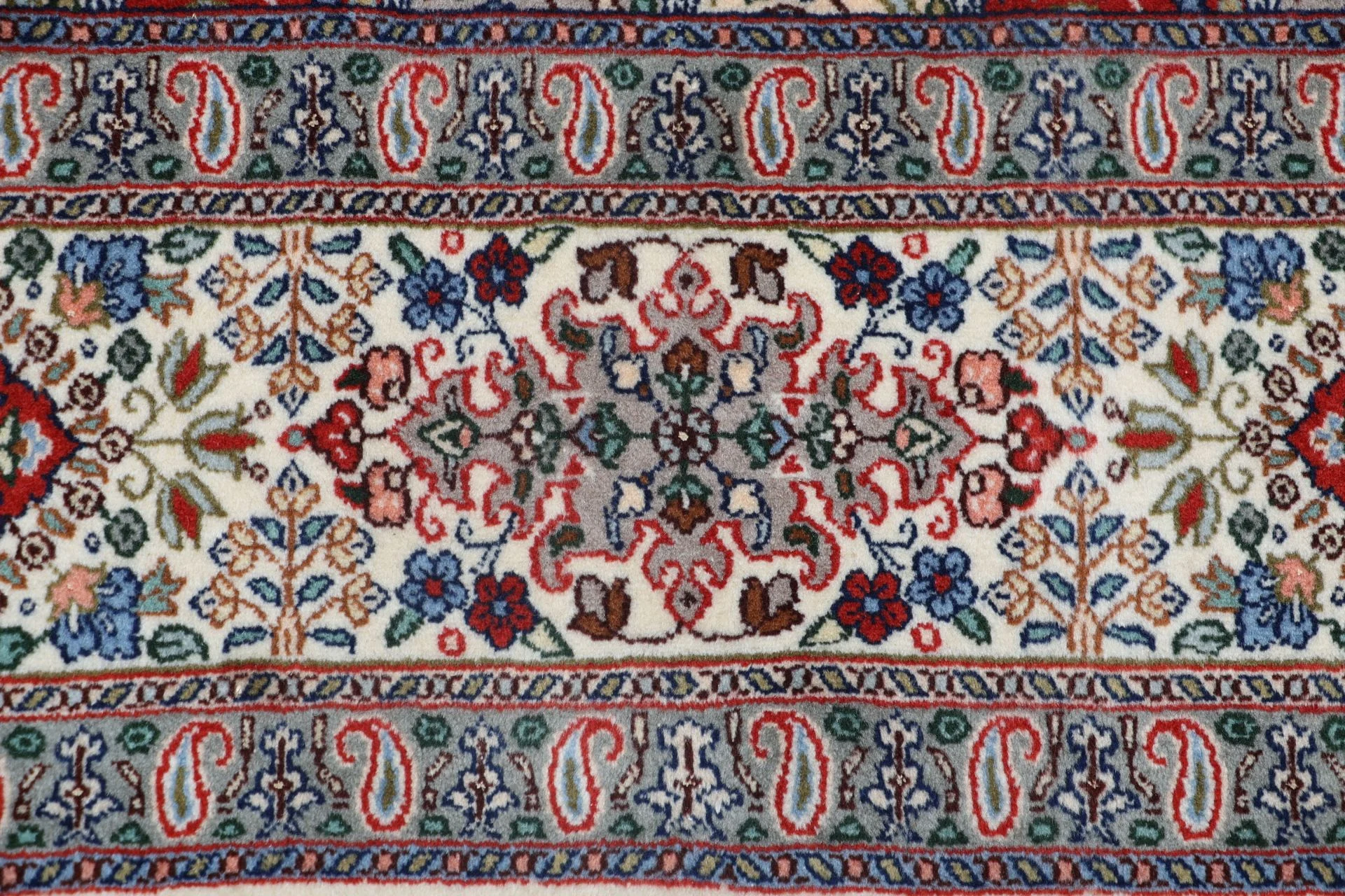Moud Perserteppich 202 × 295 cm aus Wolle & Seide, handgeknüpft