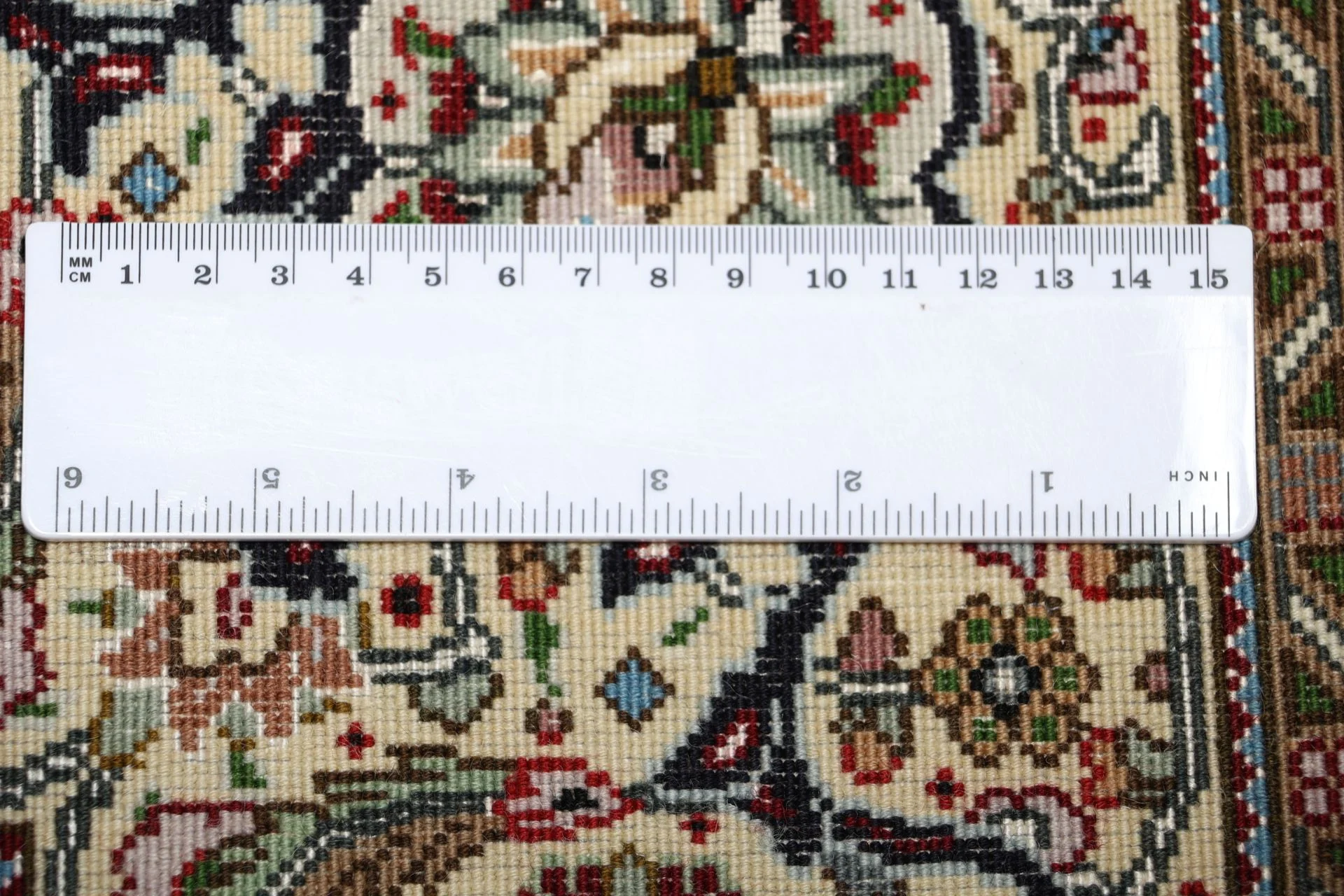 Handgeknüpfter Täbriz Perserteppich 193 × 253 cm