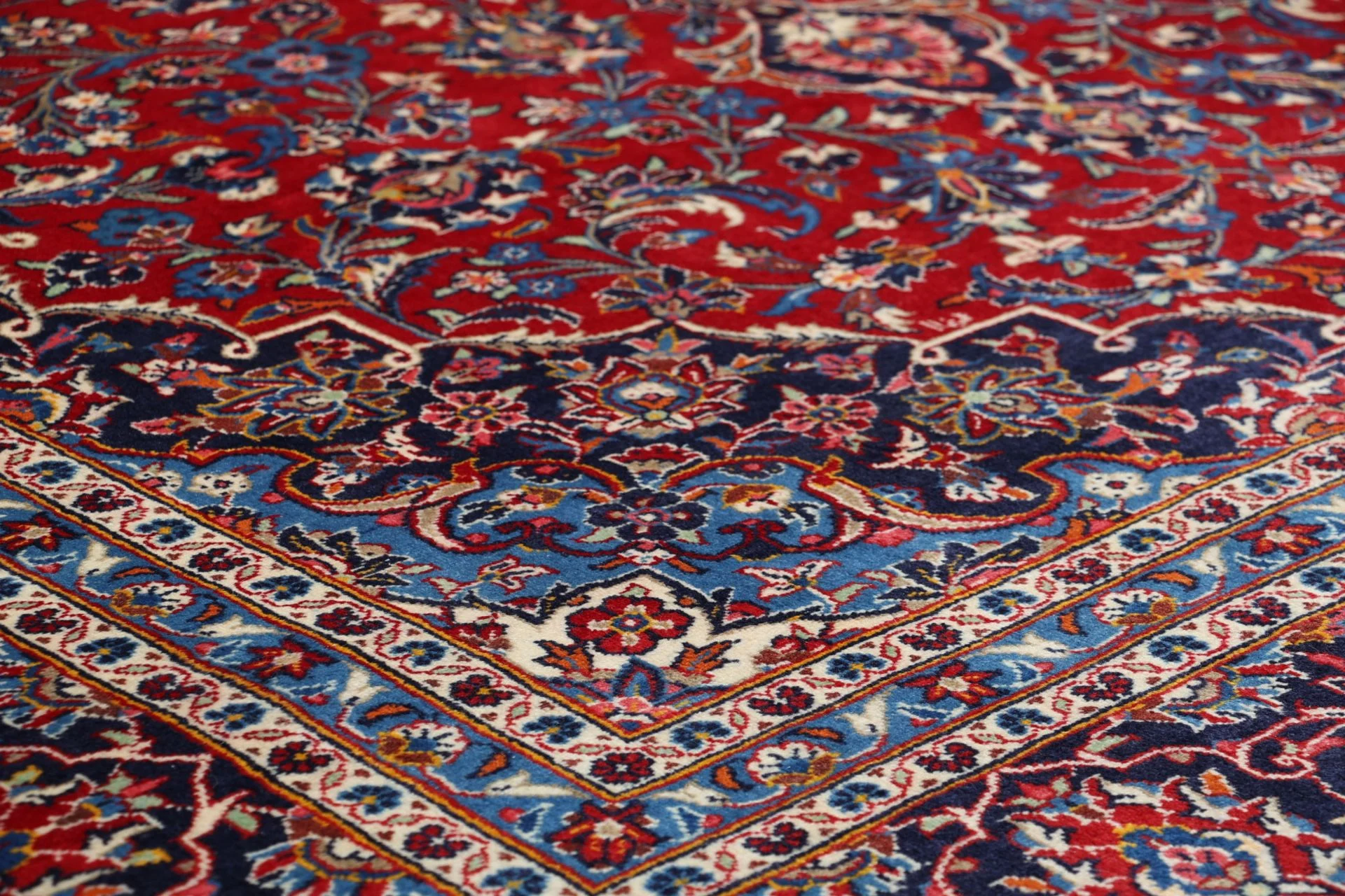 Kashan Perserteppich 260 × 370 cm aus Wolle, handgeknüpft