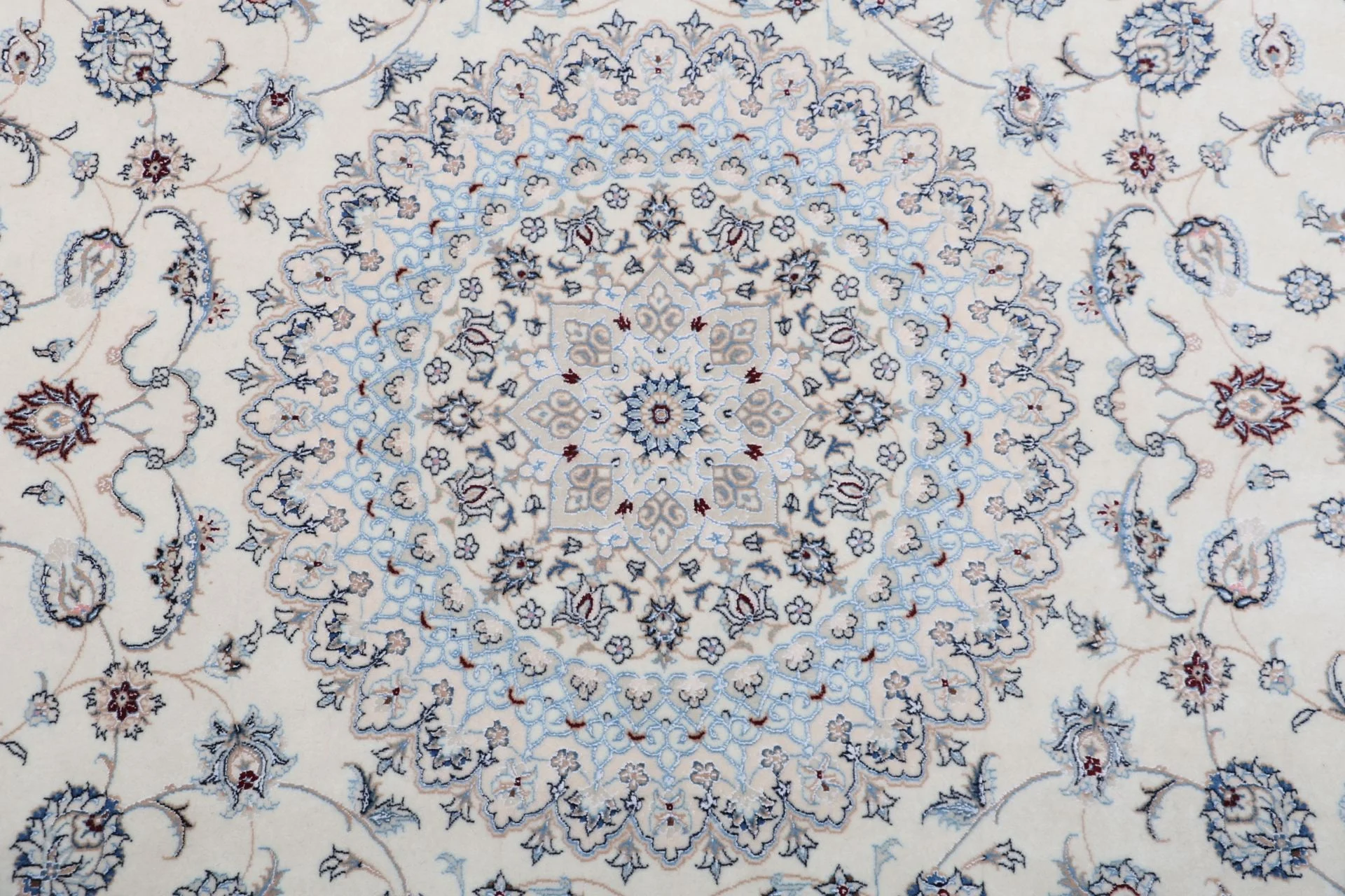 perserteppich-nain-198-x-243-cm-schurwolle-und-seide-handgeknupft-18 Nain Perserteppich aus Iran, 198 × 243 cm