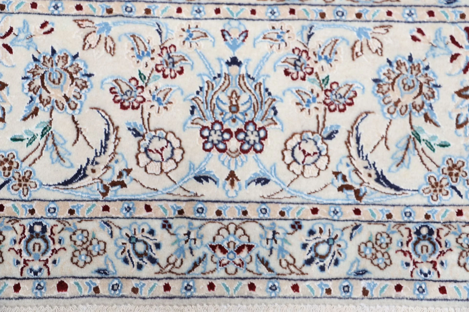 Handgeknüpfter Nain Perserteppich, 203 × 255 cm, Wolle & Seide