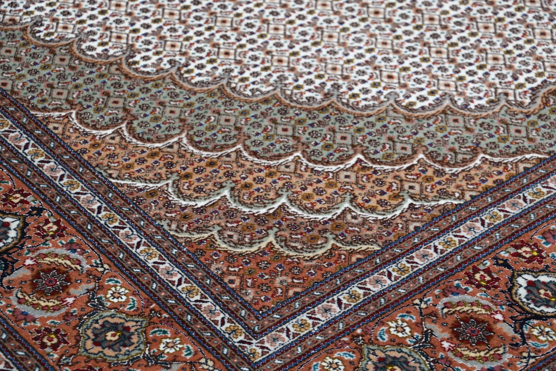 Handgeknüpfter Täbriz Perserteppich, 172 × 250 cm, Wolle & Seide