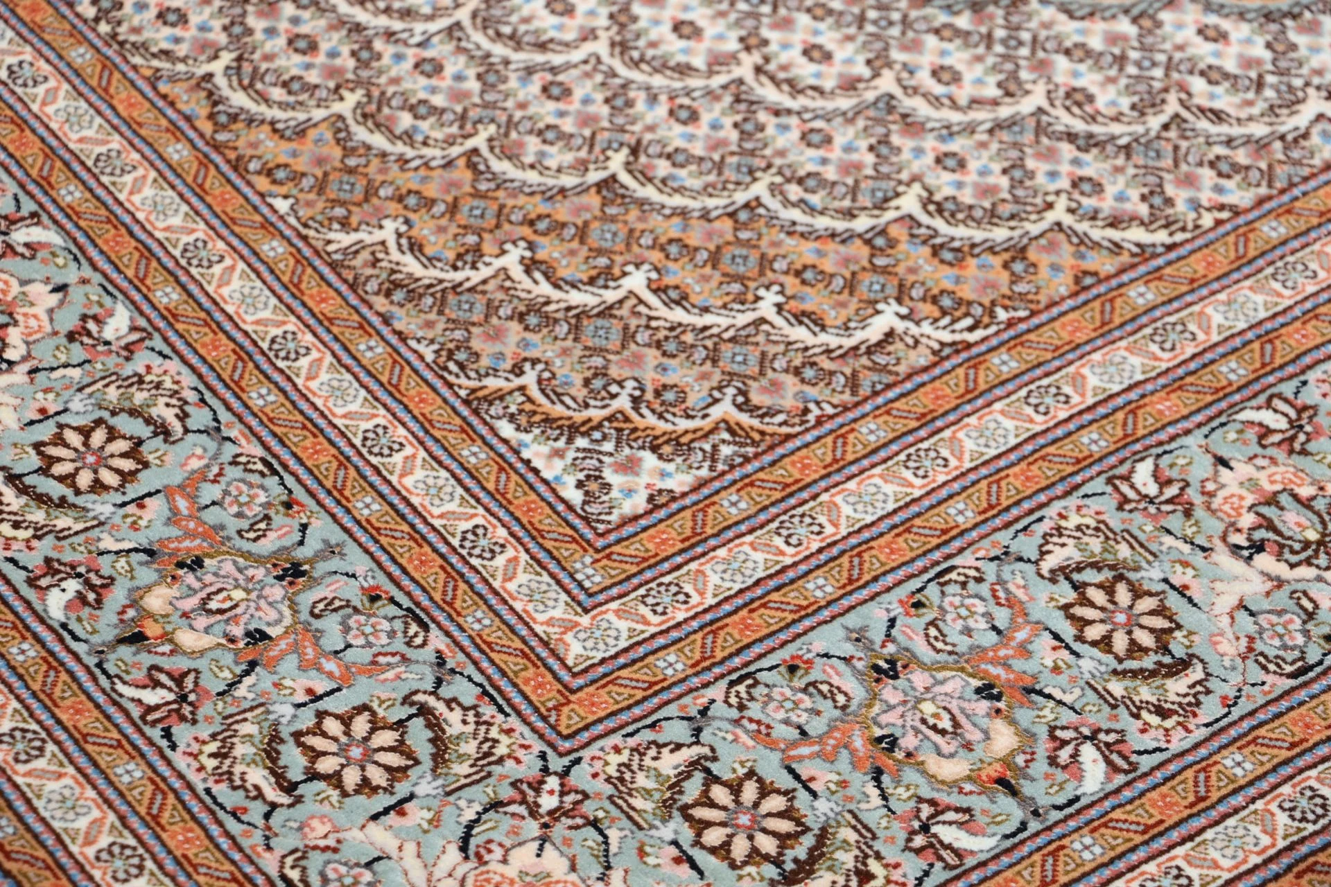 Handgeknüpfter Täbriz Perserteppich 170 × 240 cm