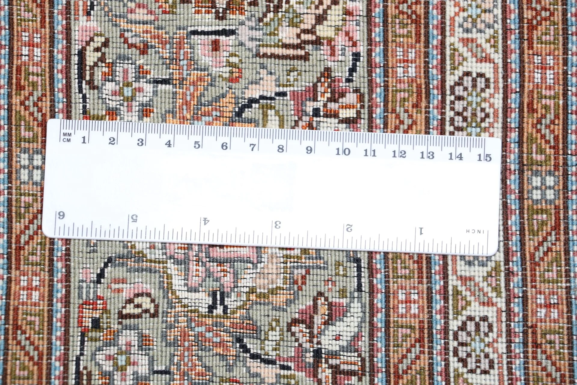 Handgeknüpfter Täbriz Perserteppich 170 × 240 cm