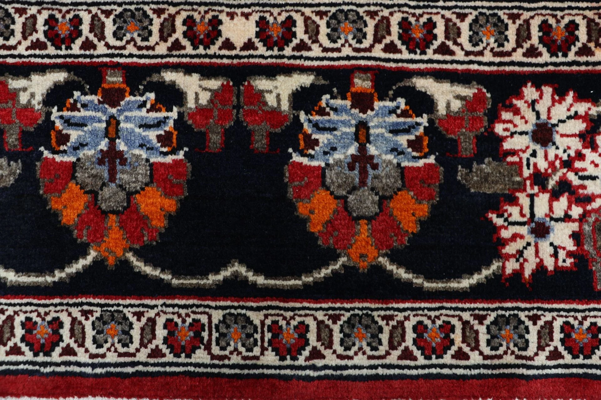 Bakhtiari Perserteppich 211 × 308 cm aus Wolle, handgeknüpft