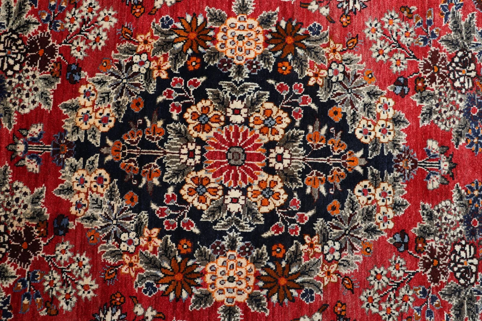 Bakhtiari Perserteppich 211 × 308 cm aus Wolle, handgeknüpft