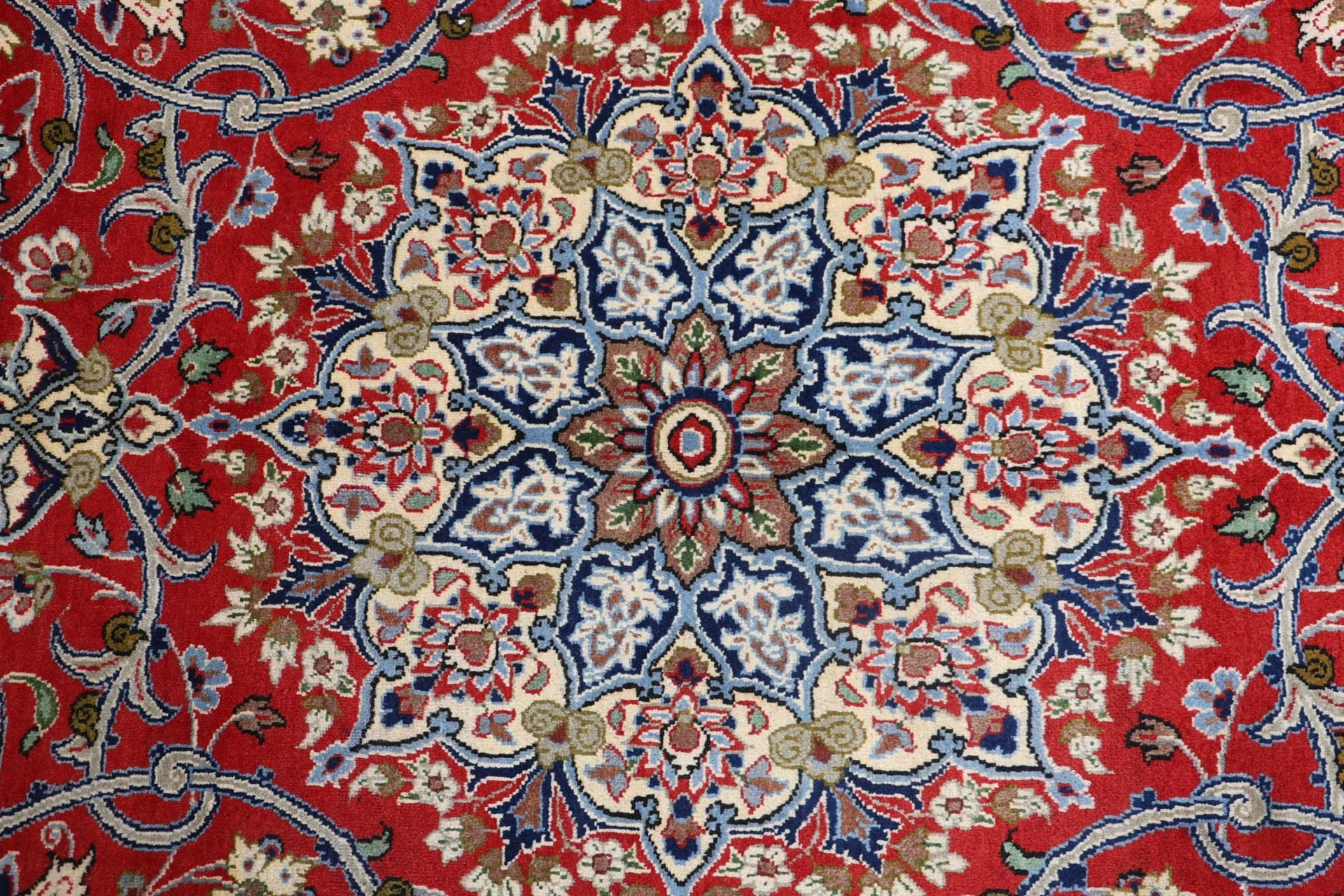 Handgeknüpfter Isfahan Perserteppich 212 × 324 cm