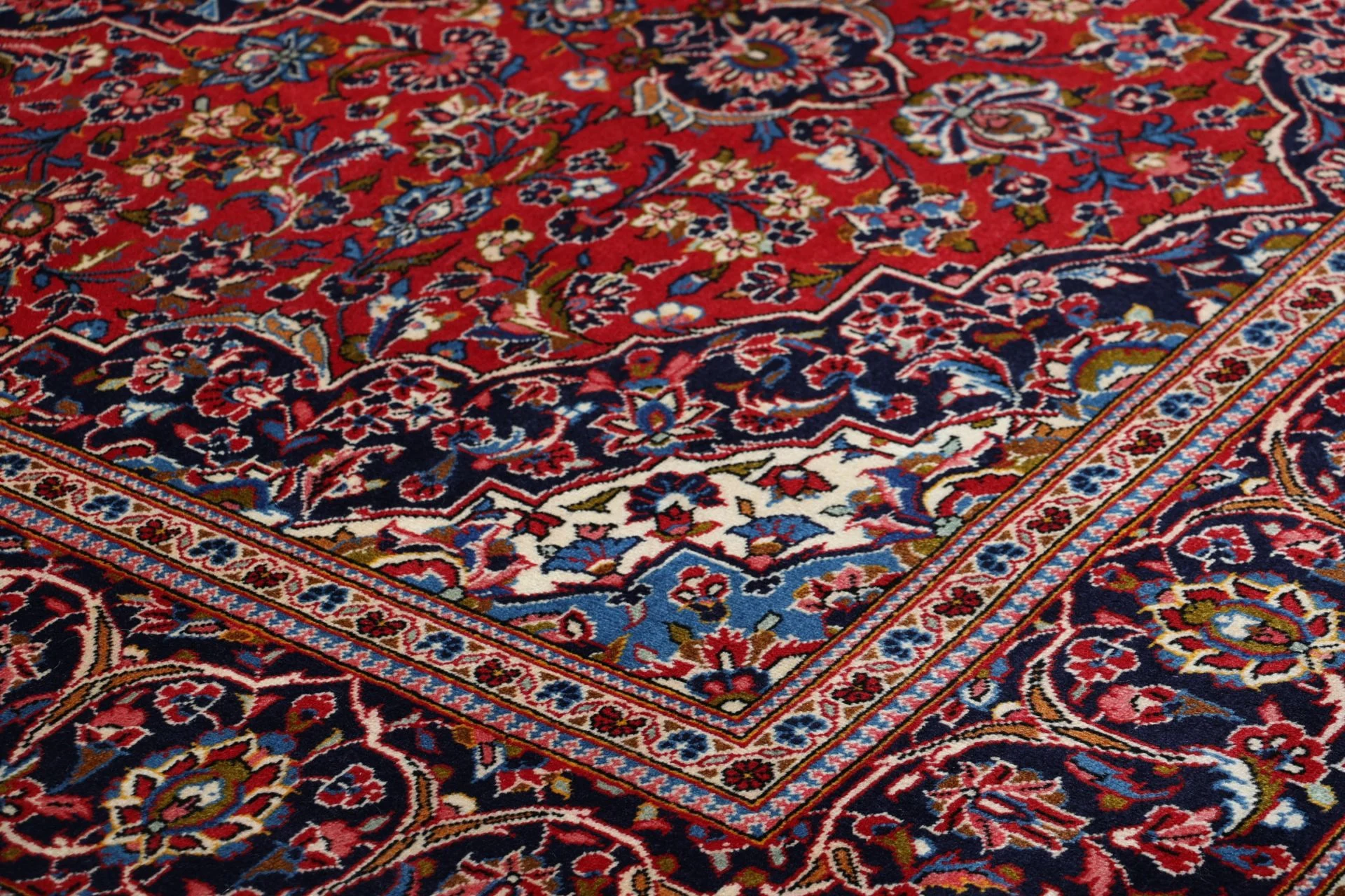 Handgeknüpfter Kashan Perserteppich 198 × 304 cm