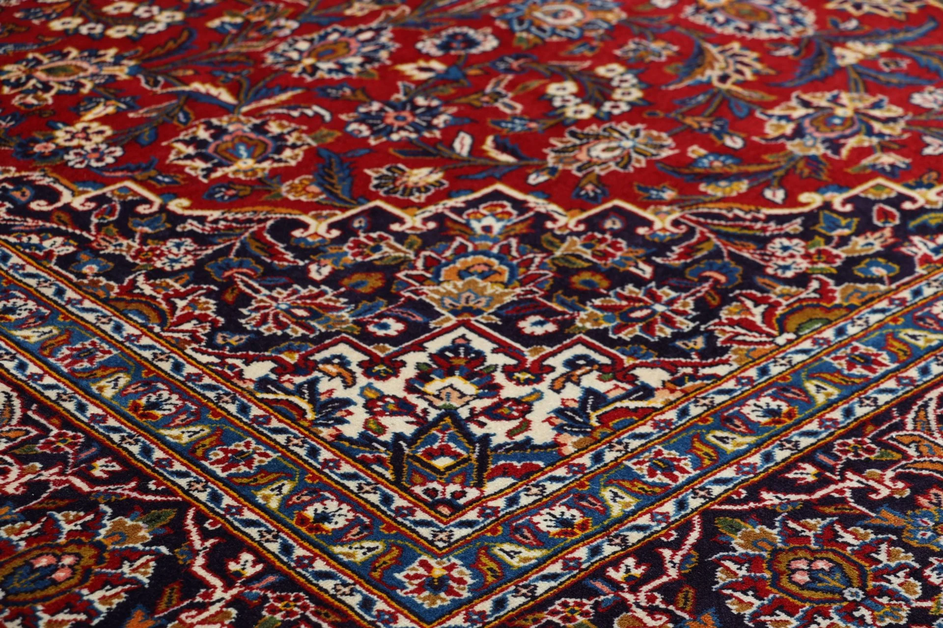 Kashan Perserteppich 250 × 370 cm aus Wolle, handgeknüpft