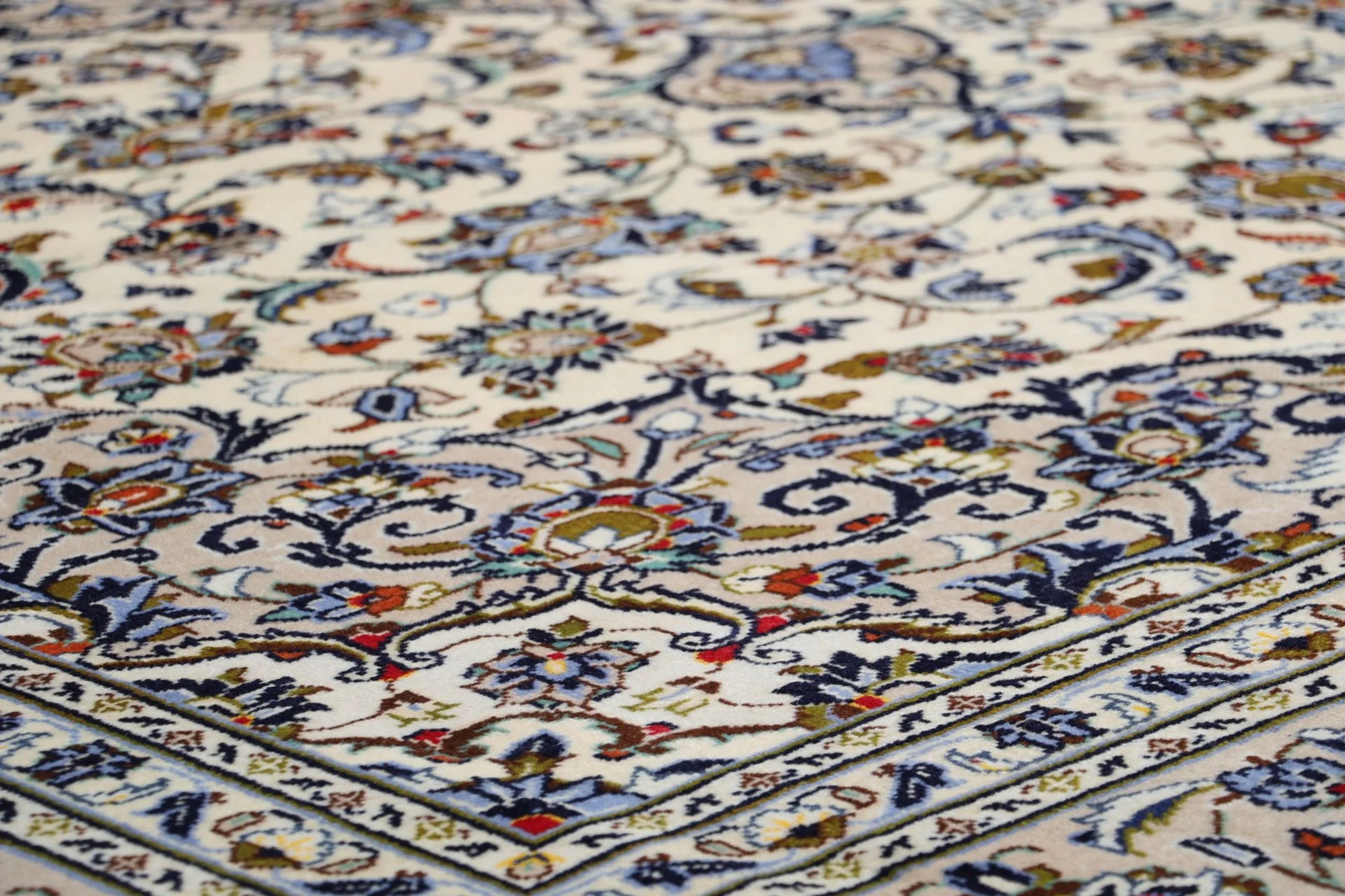 Kashan Perserteppich 250 × 350 cm aus Wolle, handgeknüpft