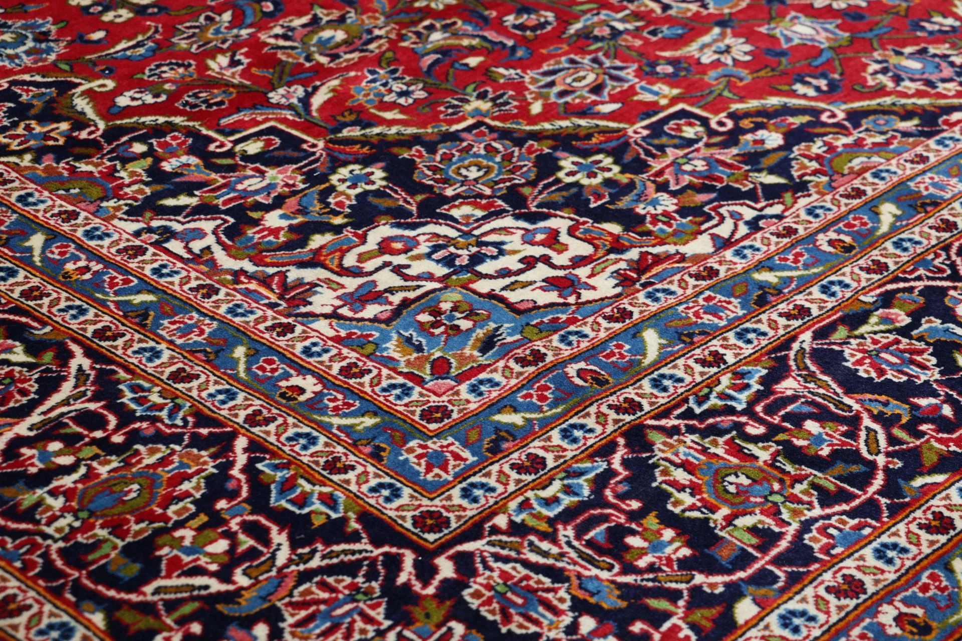 Kashan Perserteppich 251 × 347 cm aus Wolle, handgeknüpft