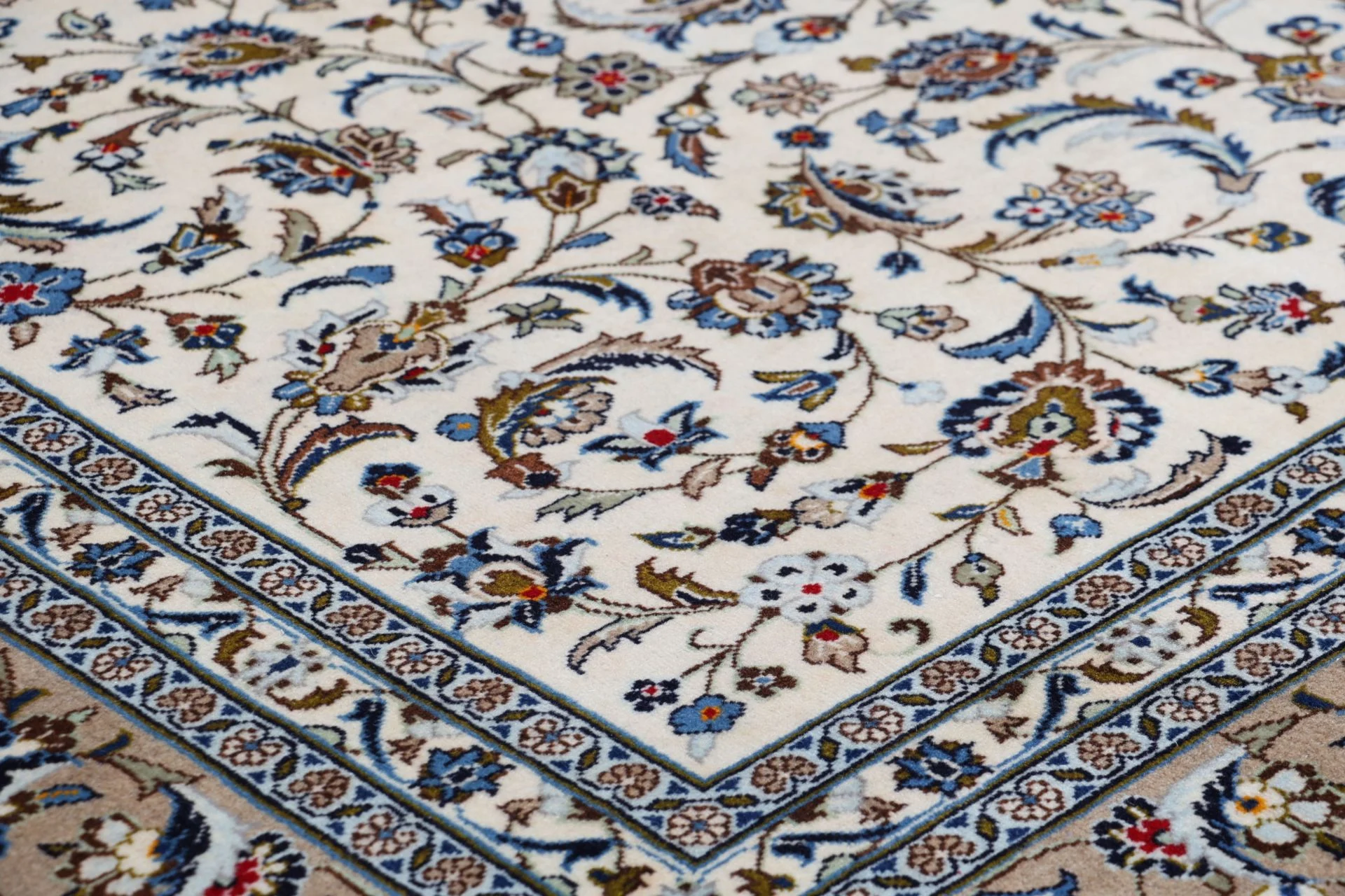 Kashan Perserteppich aus Iran, 250 × 363 cm