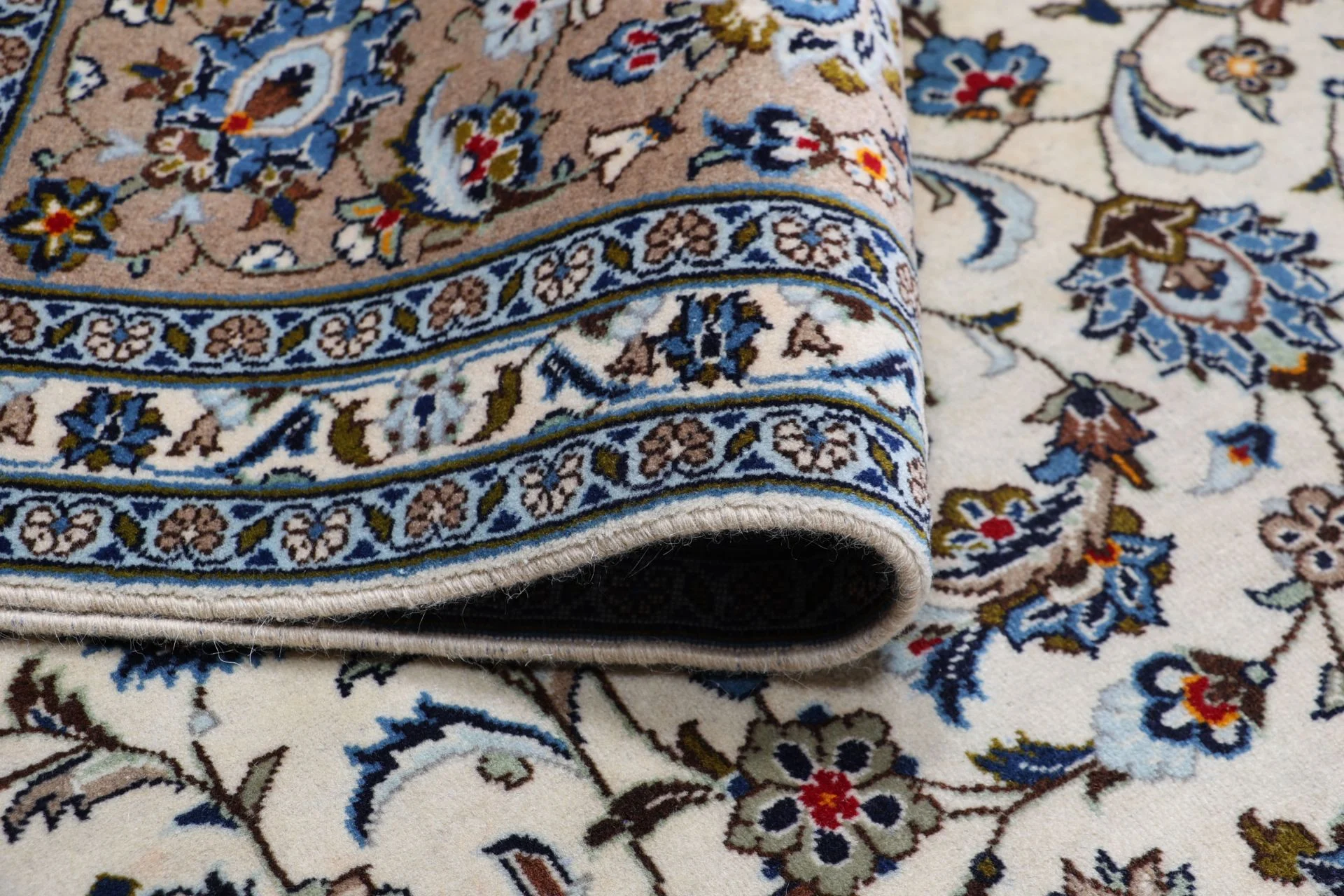 Kashan Perserteppich aus Iran, 250 × 363 cm