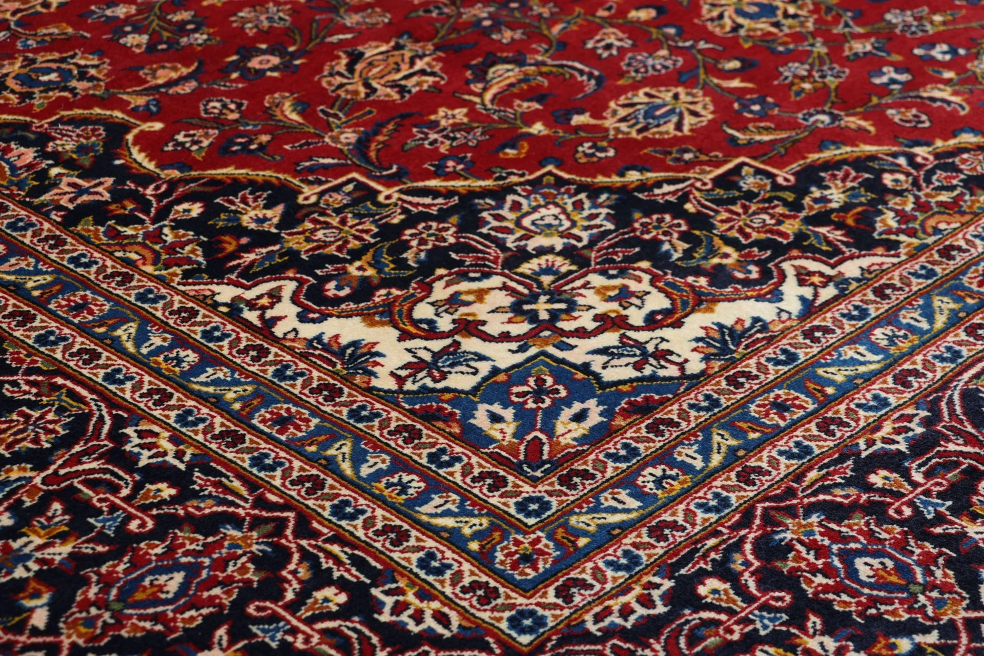 Kashan Perserteppich 260 × 350 cm aus Wolle, handgeknüpft