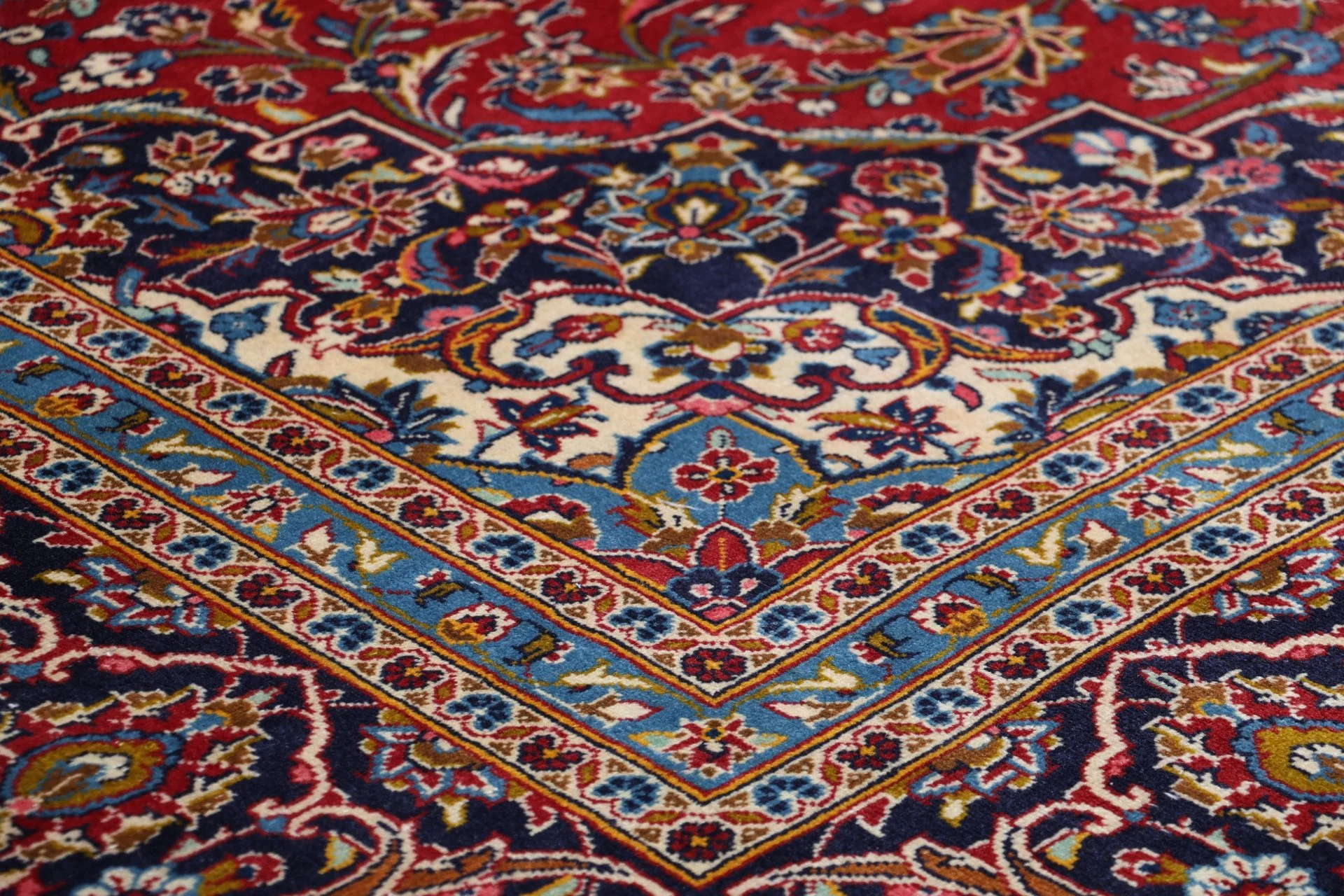 Handgeknüpfter Kashan Perserteppich, 253 × 360 cm, Wolle