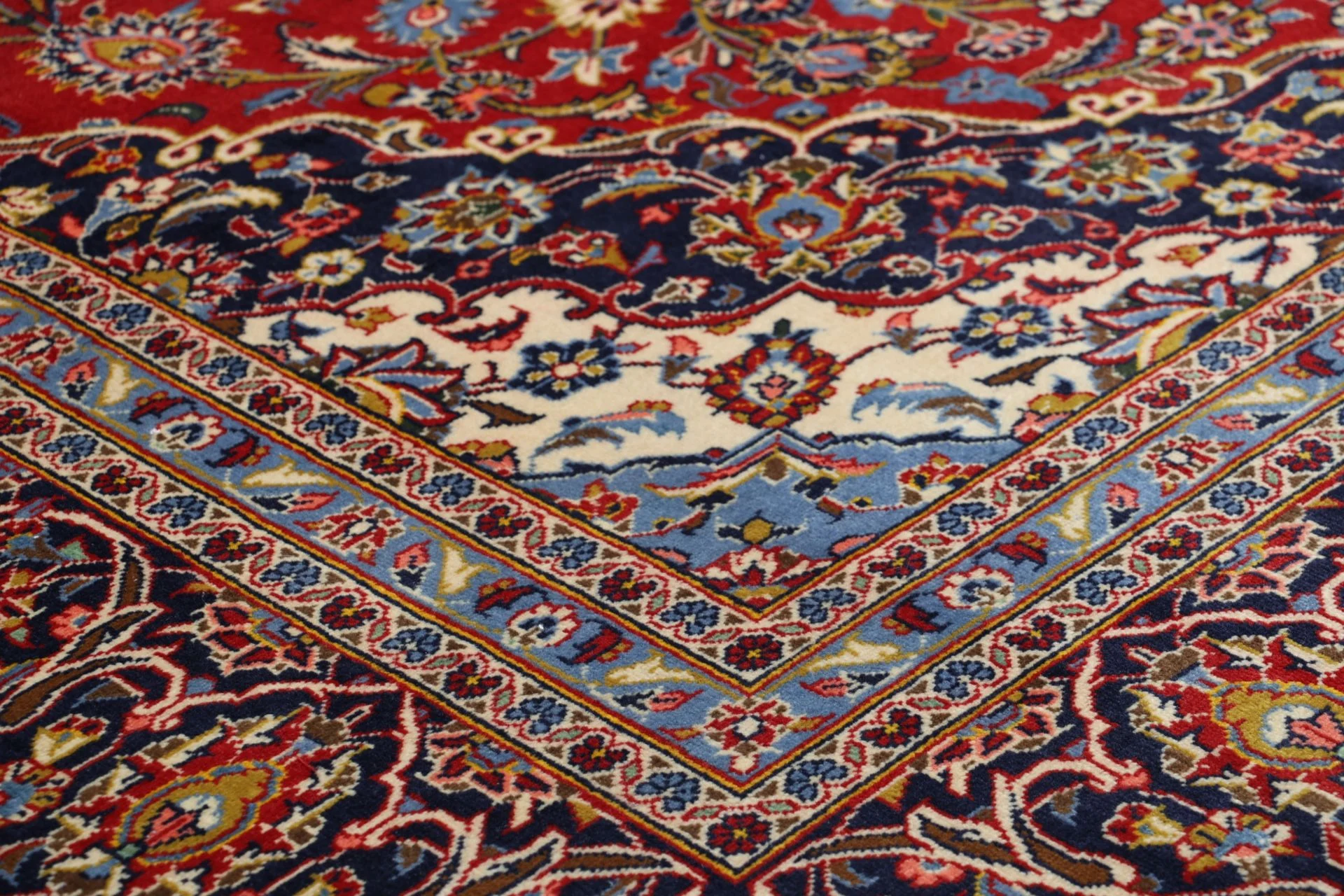 Kashan Perserteppich 255 × 345 cm aus Wolle, handgeknüpft