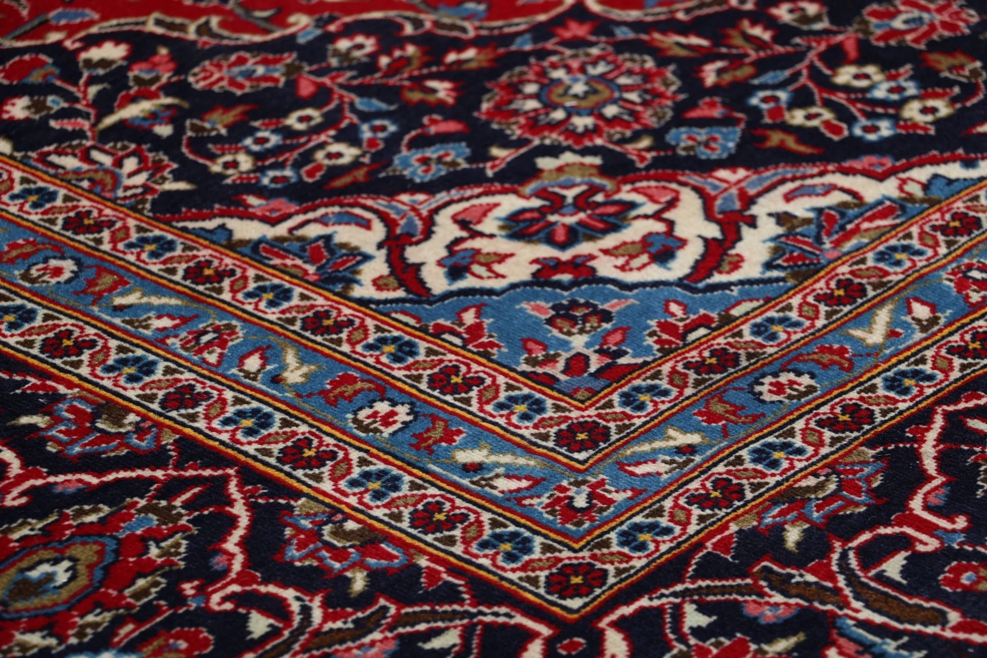 Kashan Perserteppich 245 × 345 cm aus Wolle, handgeknüpft