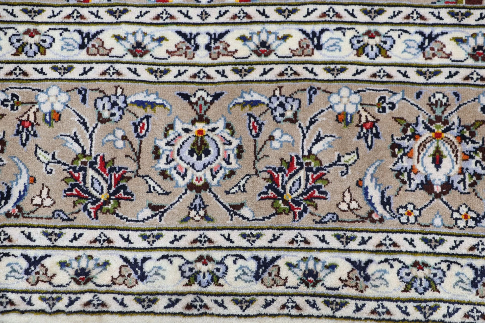 Kashan Perserteppich aus Iran, 253 × 345 cm