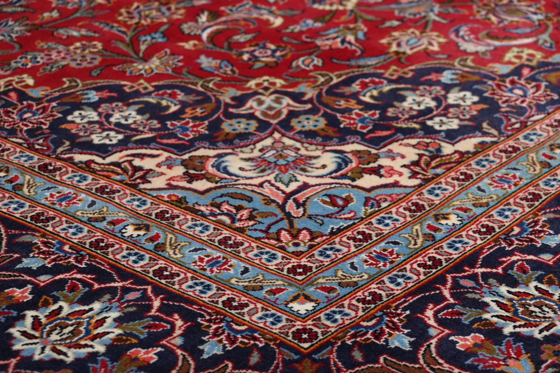 Kashan Perserteppich aus Iran, 250 × 360 cm