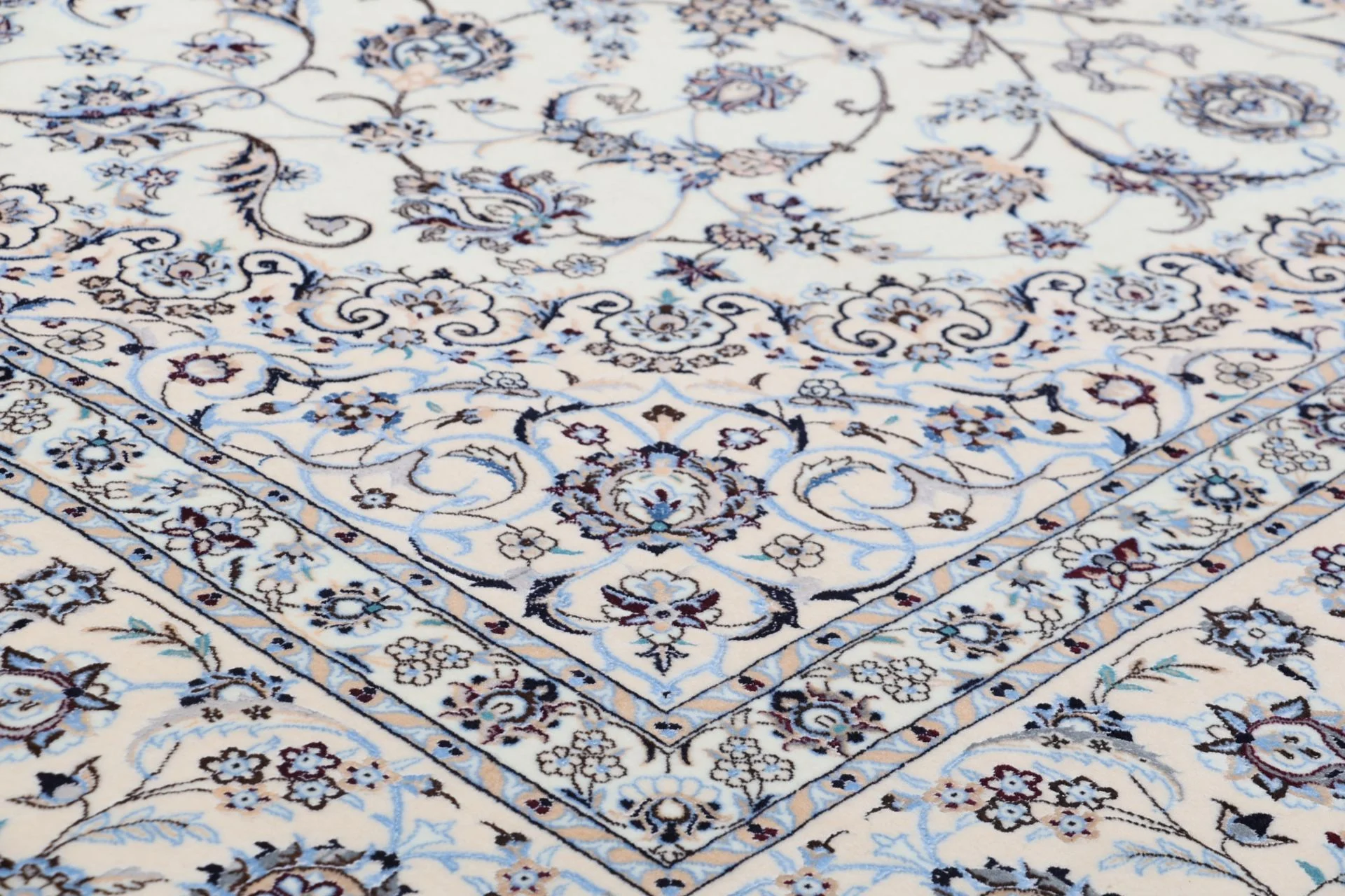 Handgeknüpfter Nain Perserteppich, 255 × 357 cm, Wolle & Seide