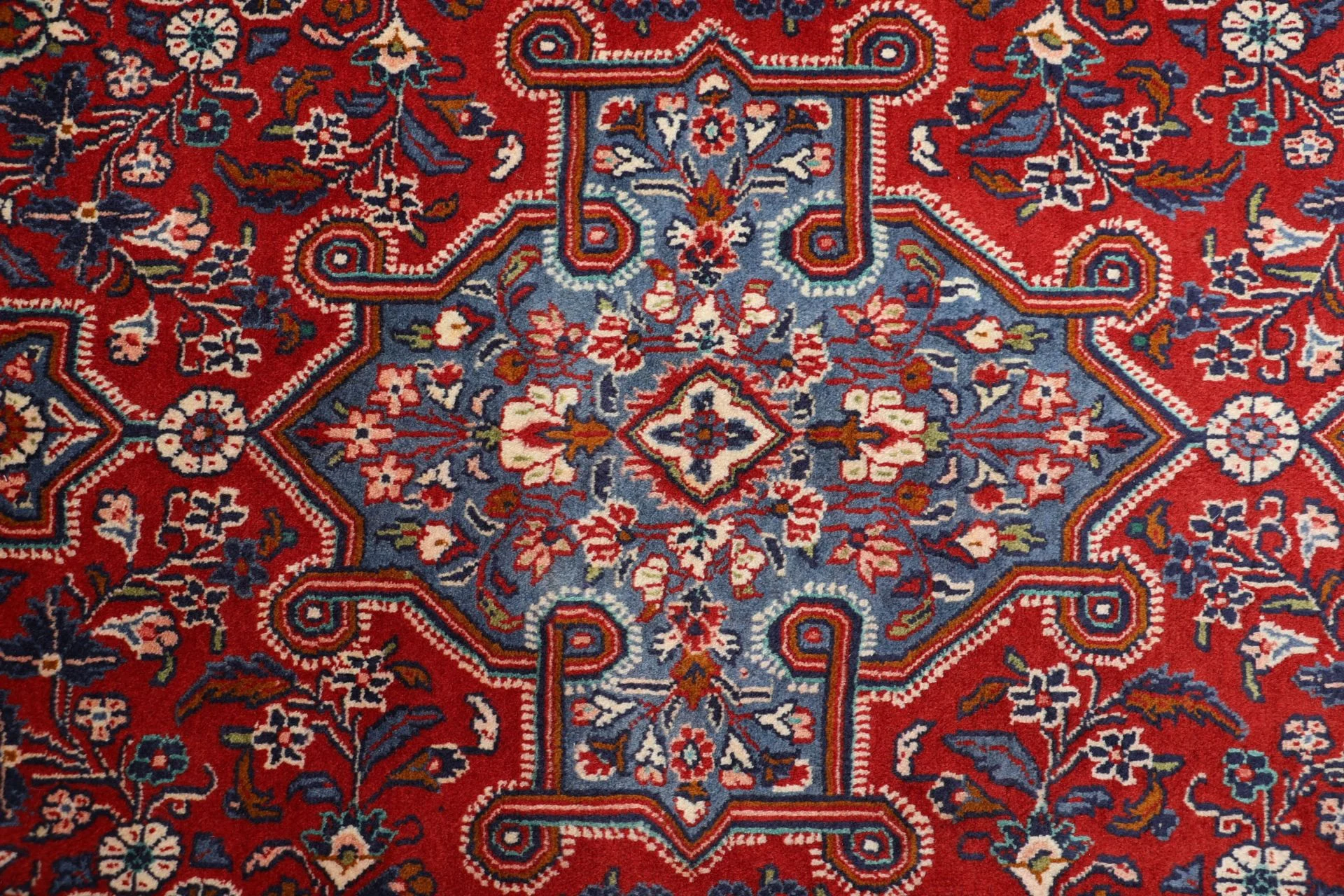 Handgeknüpfter Perserteppich 222 × 330 cm