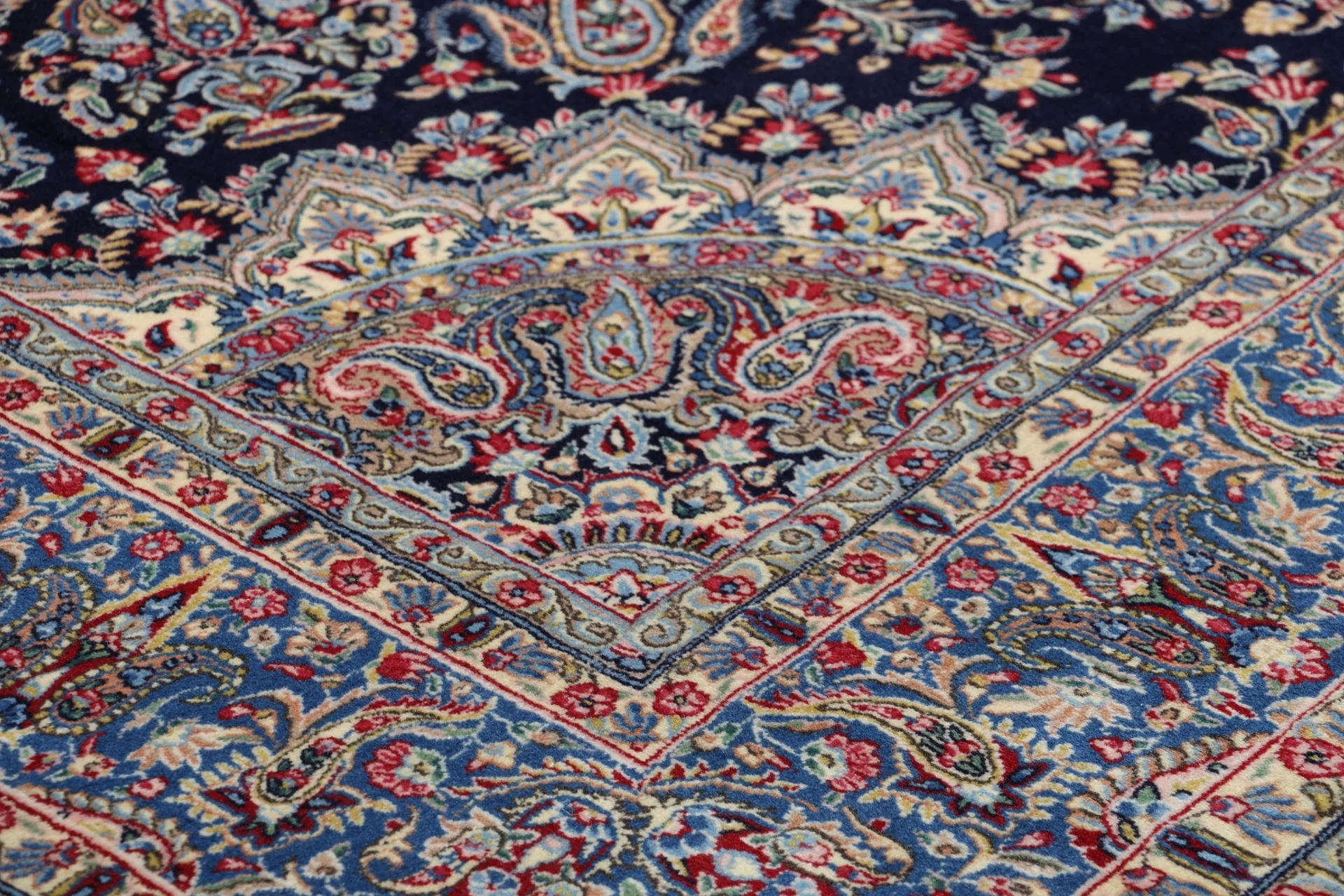 Kerman Perserteppich aus Iran, 202 × 297 cm