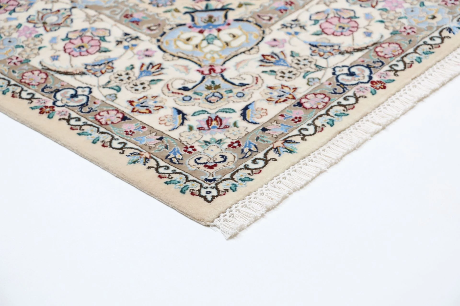 Nain Perserteppich 168 × 238 cm aus Wolle & Seide, handgeknüpft