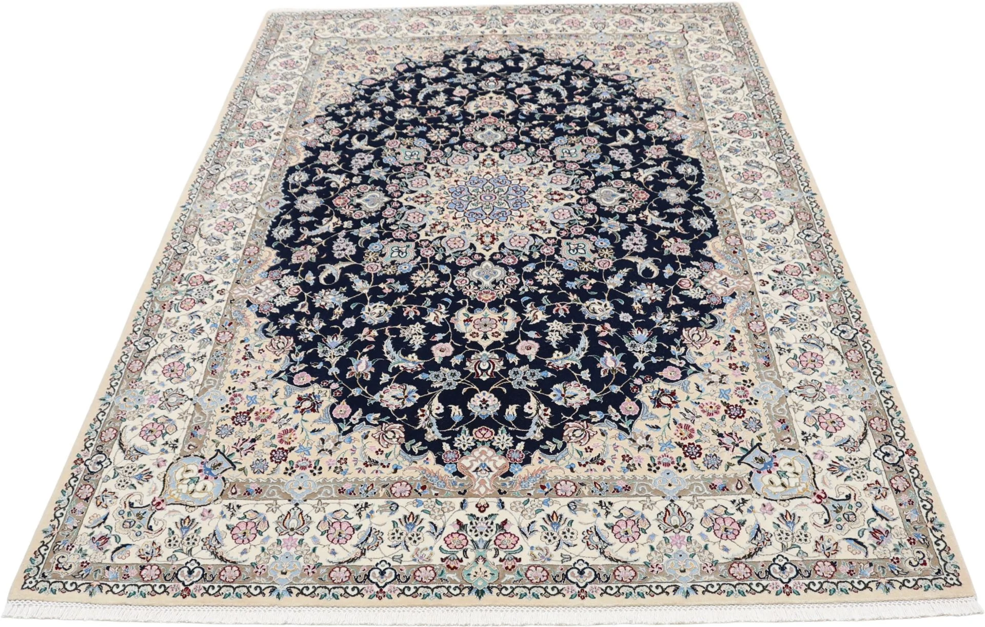 Nain Perserteppich 168 × 238 cm aus Wolle & Seide, handgeknüpft