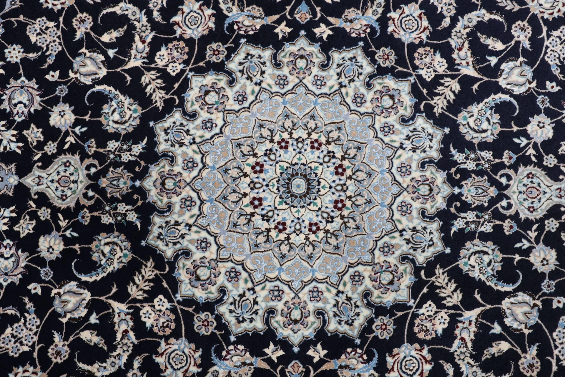 Nain Perserteppich aus Iran, 175 × 255 cm