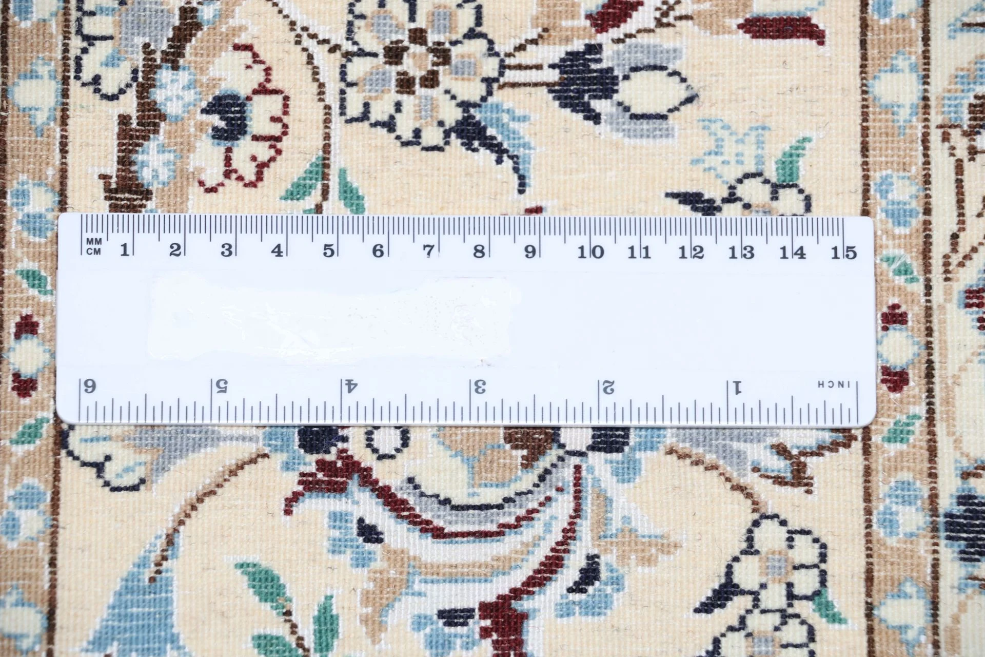 Nain Perserteppich aus Iran, 175 × 255 cm