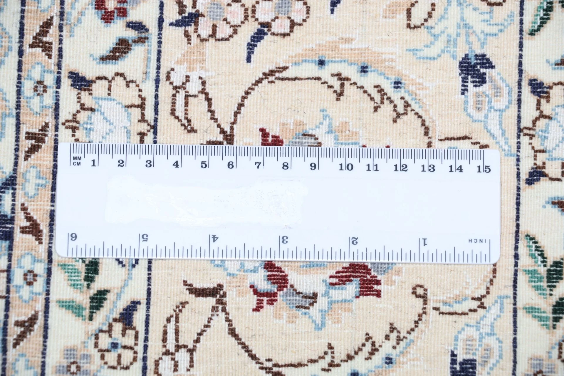 Nain Perserteppich aus Iran, 150 × 240 cm