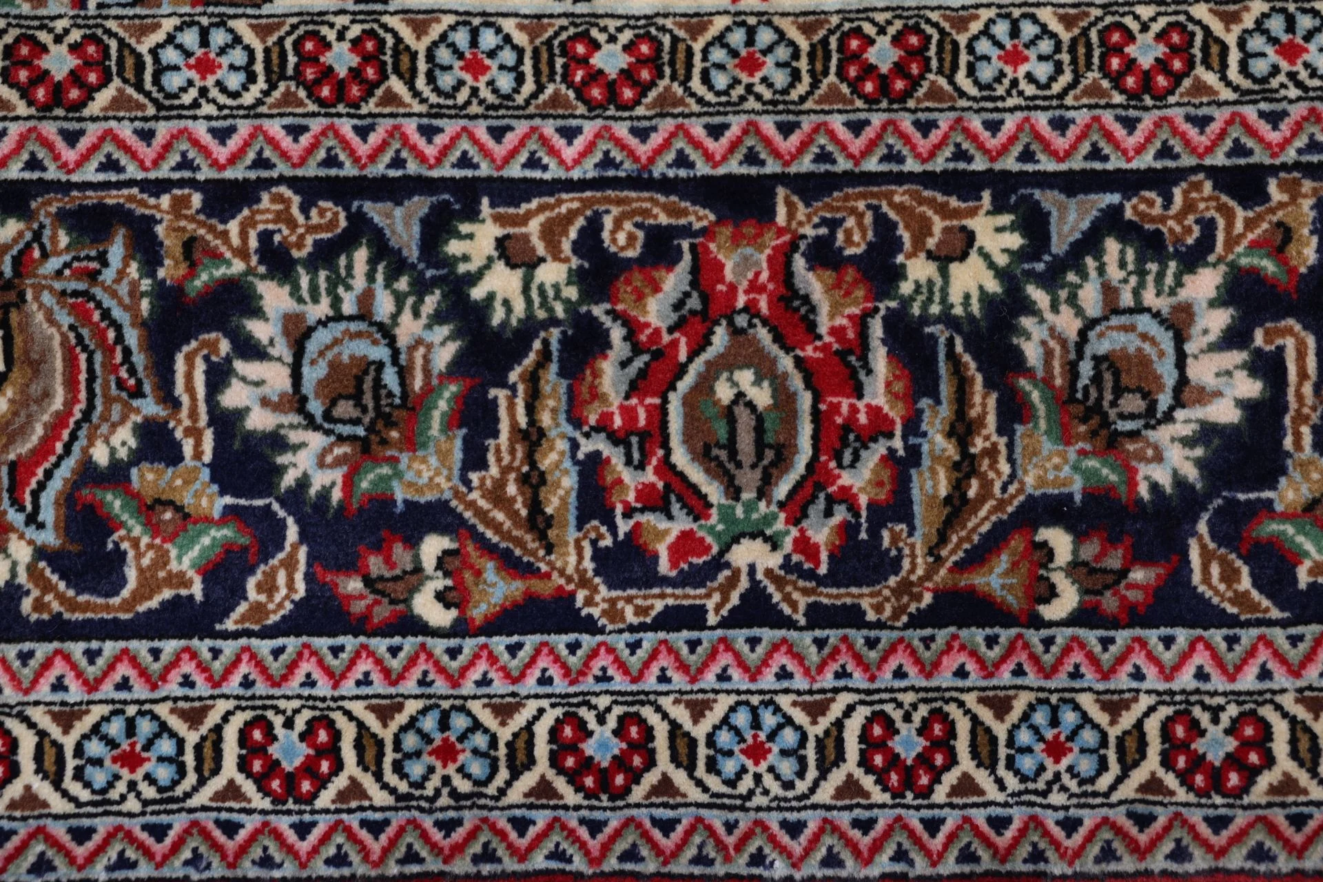 Ghom Perserteppich aus Iran, 160 × 255 cm