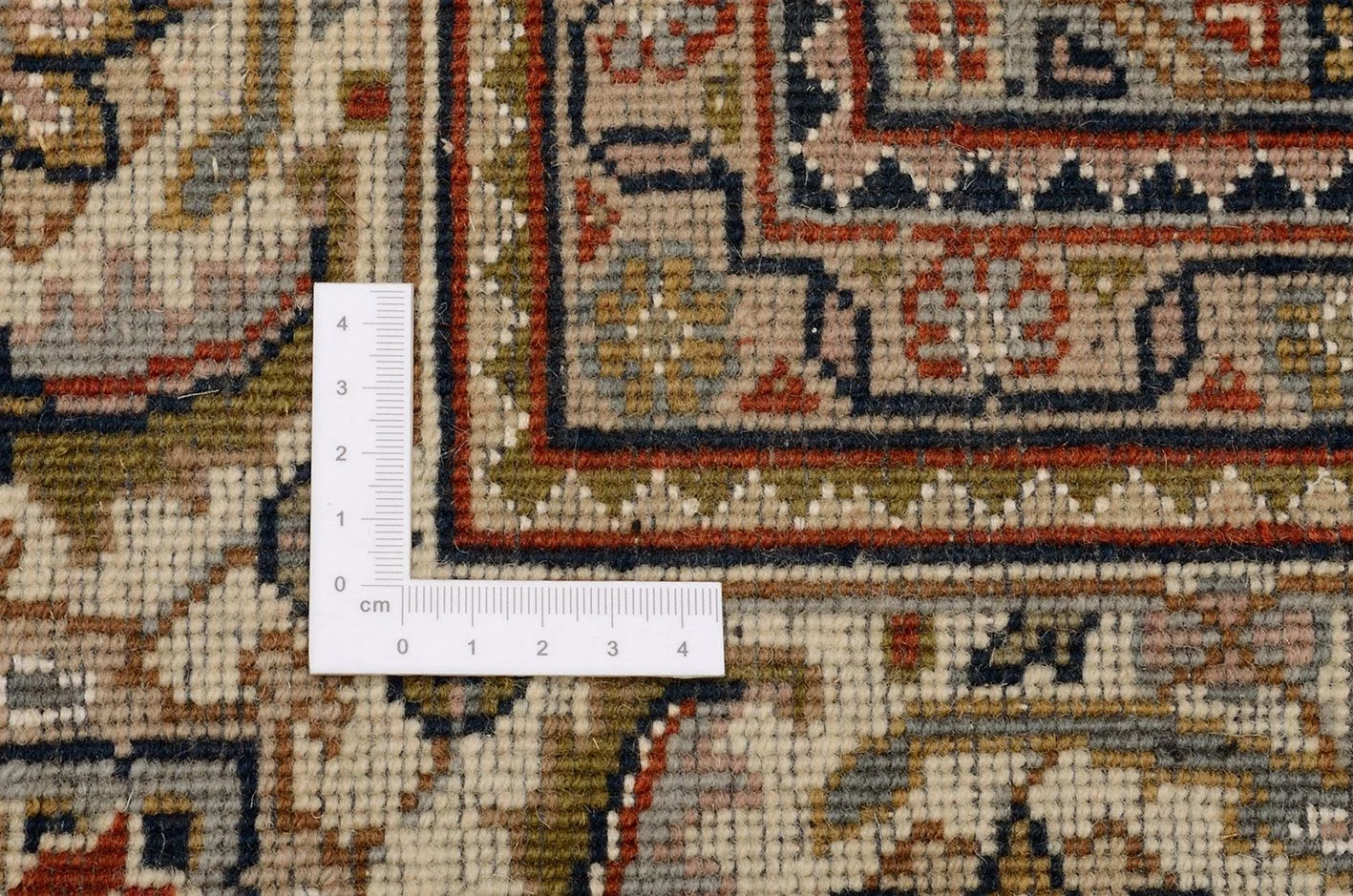 Handgeknüpfter Täbriz Orientteppich 244 × 295 cm