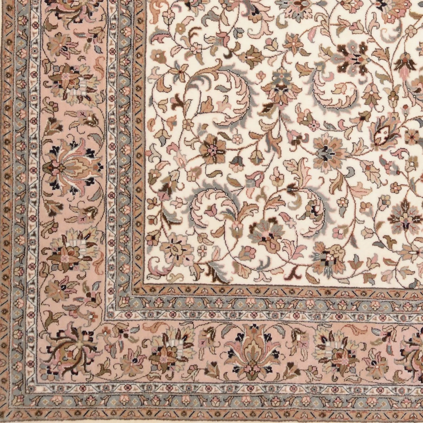 Handgeknüpfter Isfahan Orientteppich 247 × 299 cm