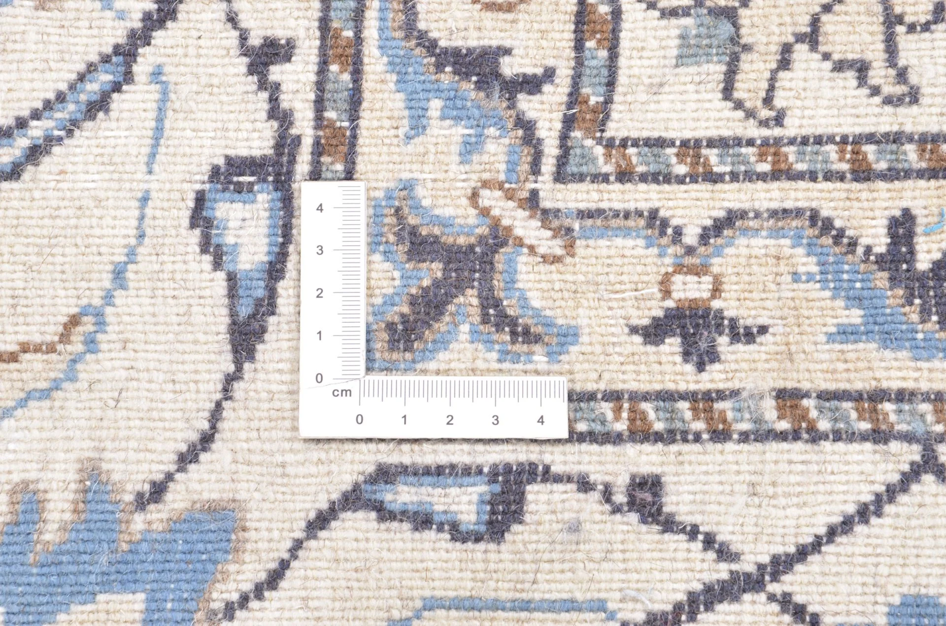 Nain Perserteppich aus Iran, 194 × 288 cm