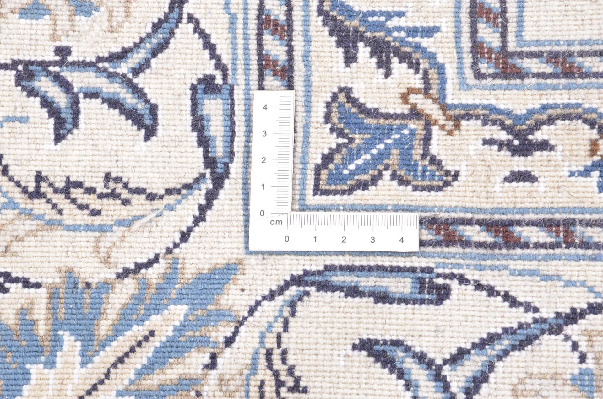 Nain Perserteppich aus Iran, 167 × 257 cm
