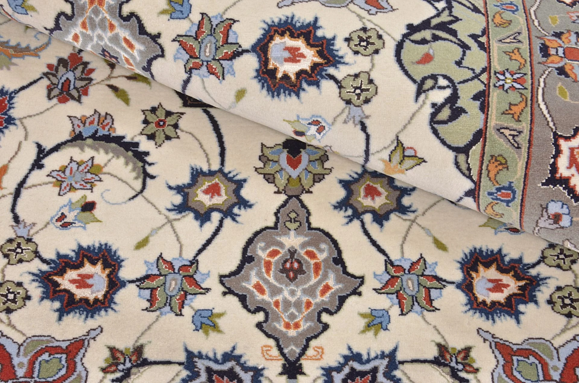 Täbriz Perserteppich aus Iran, 100 × 162 cm