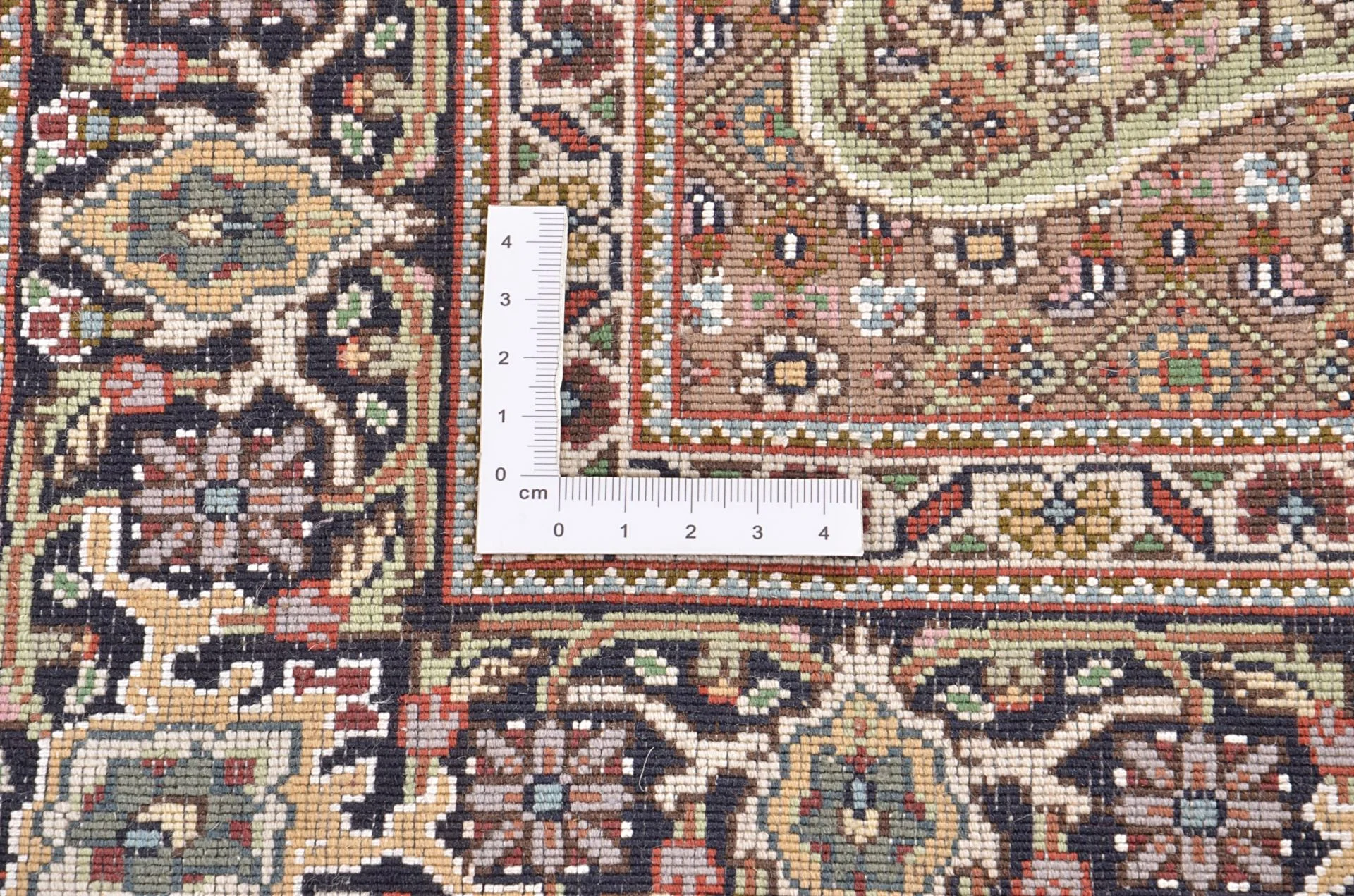 Täbriz Perserteppich 70 × 138 cm aus Wolle, handgeknüpft