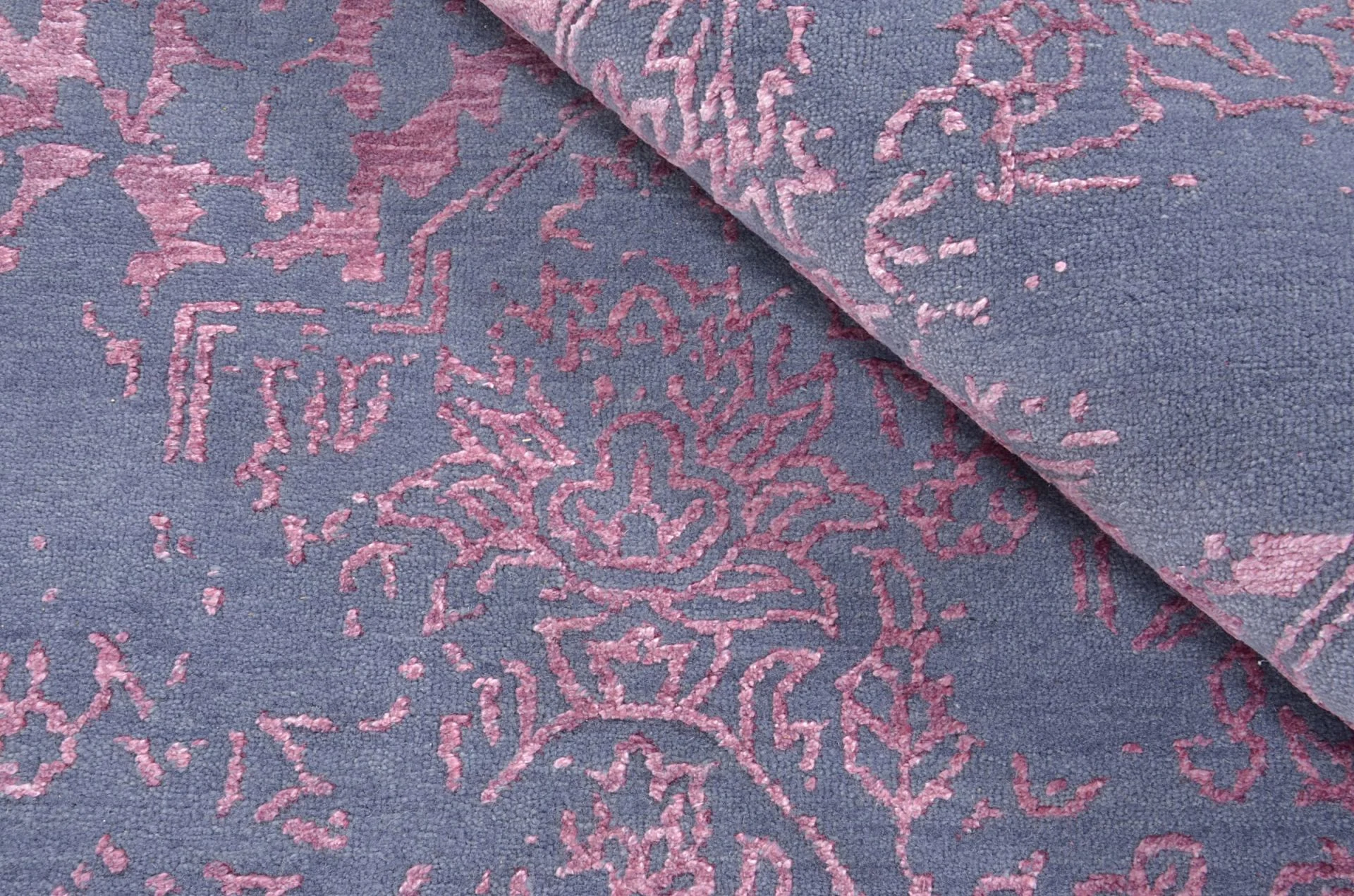 Orientteppich aus Indien, 268 × 370 cm