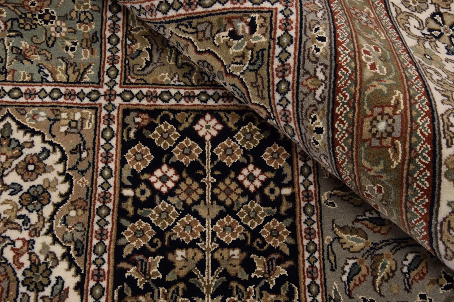 Handgeknüpfter Ghom Orientteppich 246 × 353 cm