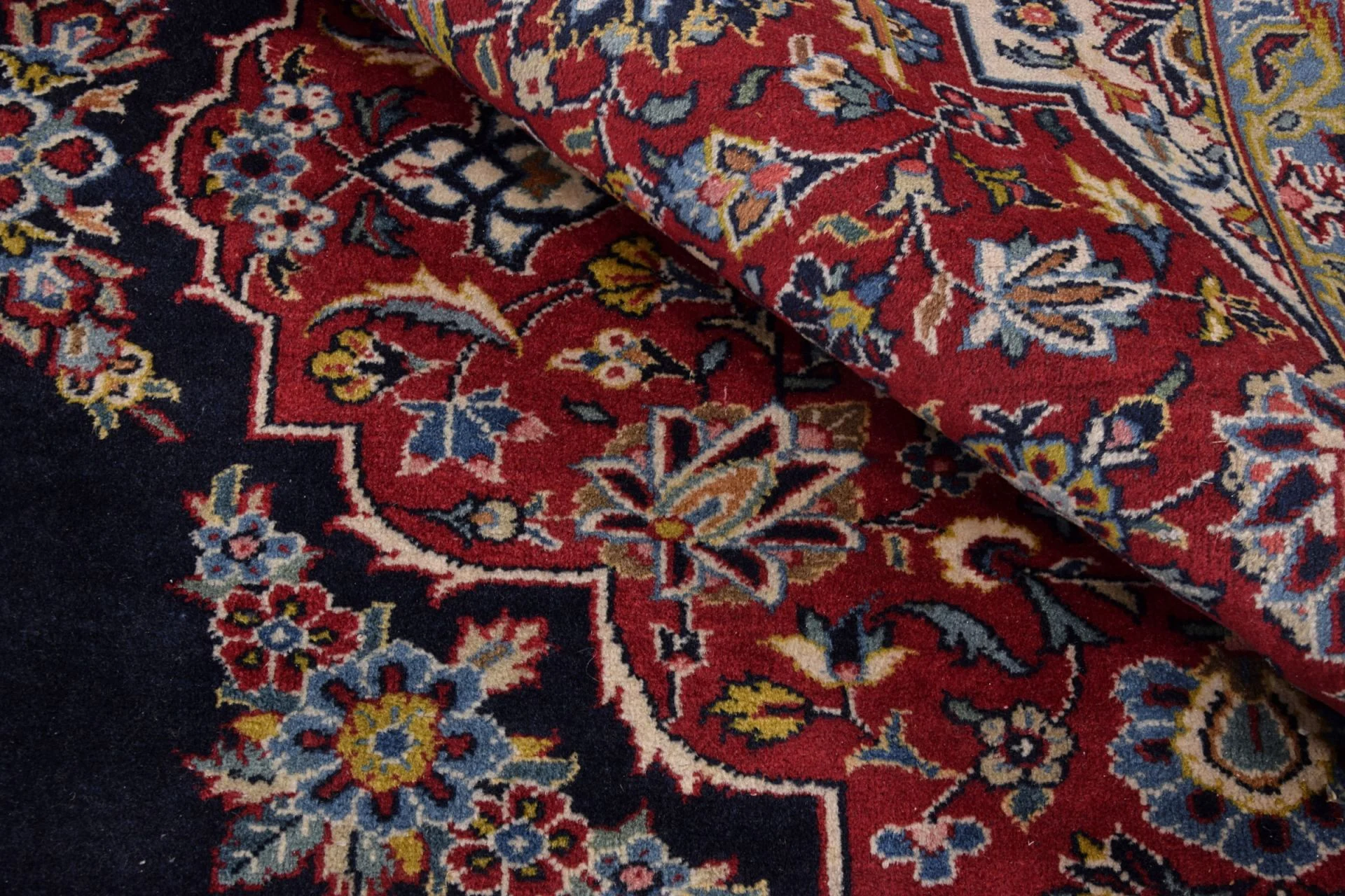 Kashan Perserteppich aus Iran, 226 × 274 cm