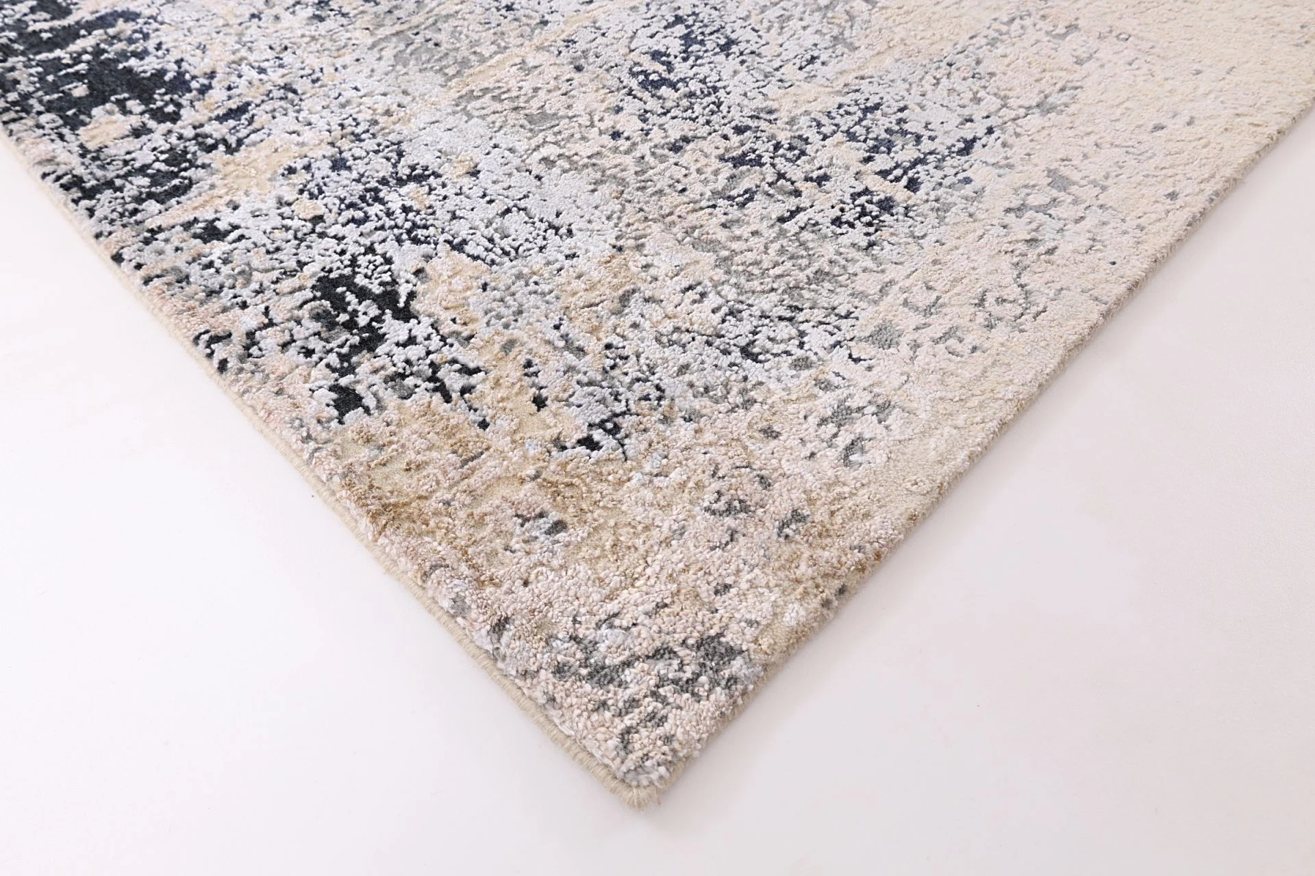 Orientteppich aus Indien, 202 × 304 cm