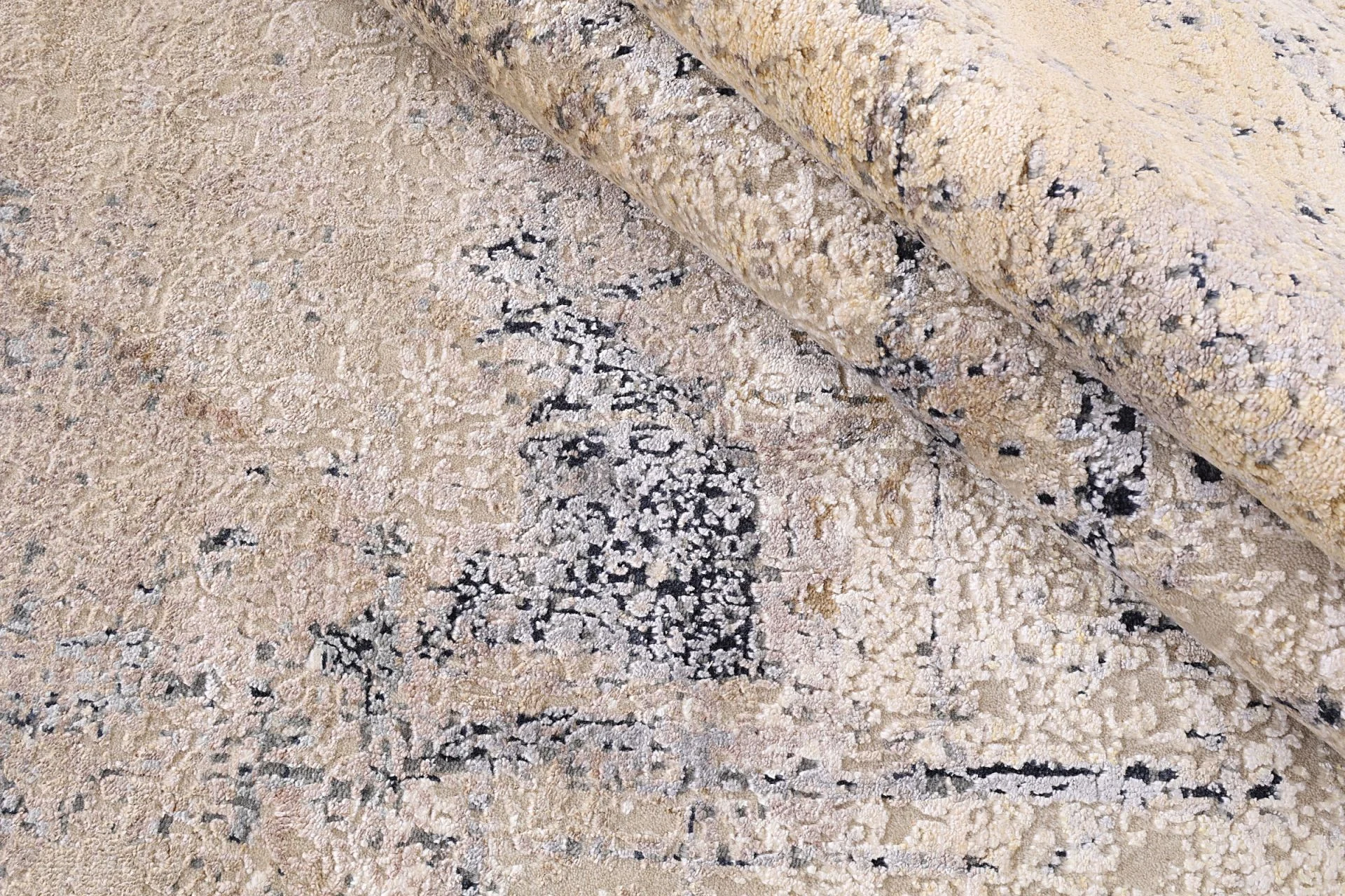 Orientteppich aus Indien, 202 × 304 cm