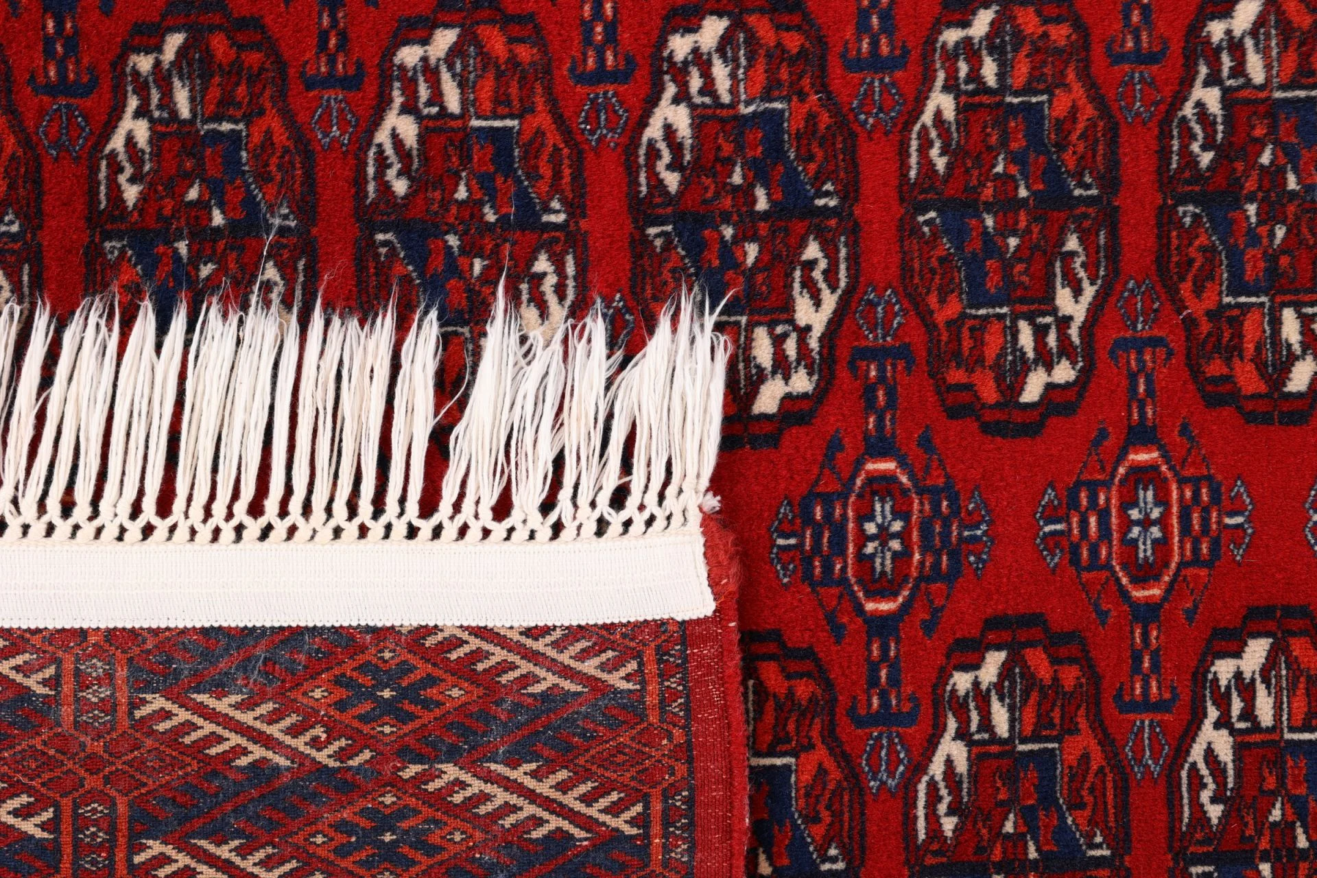 Handgeknüpfter Perserteppich 228 × 306 cm