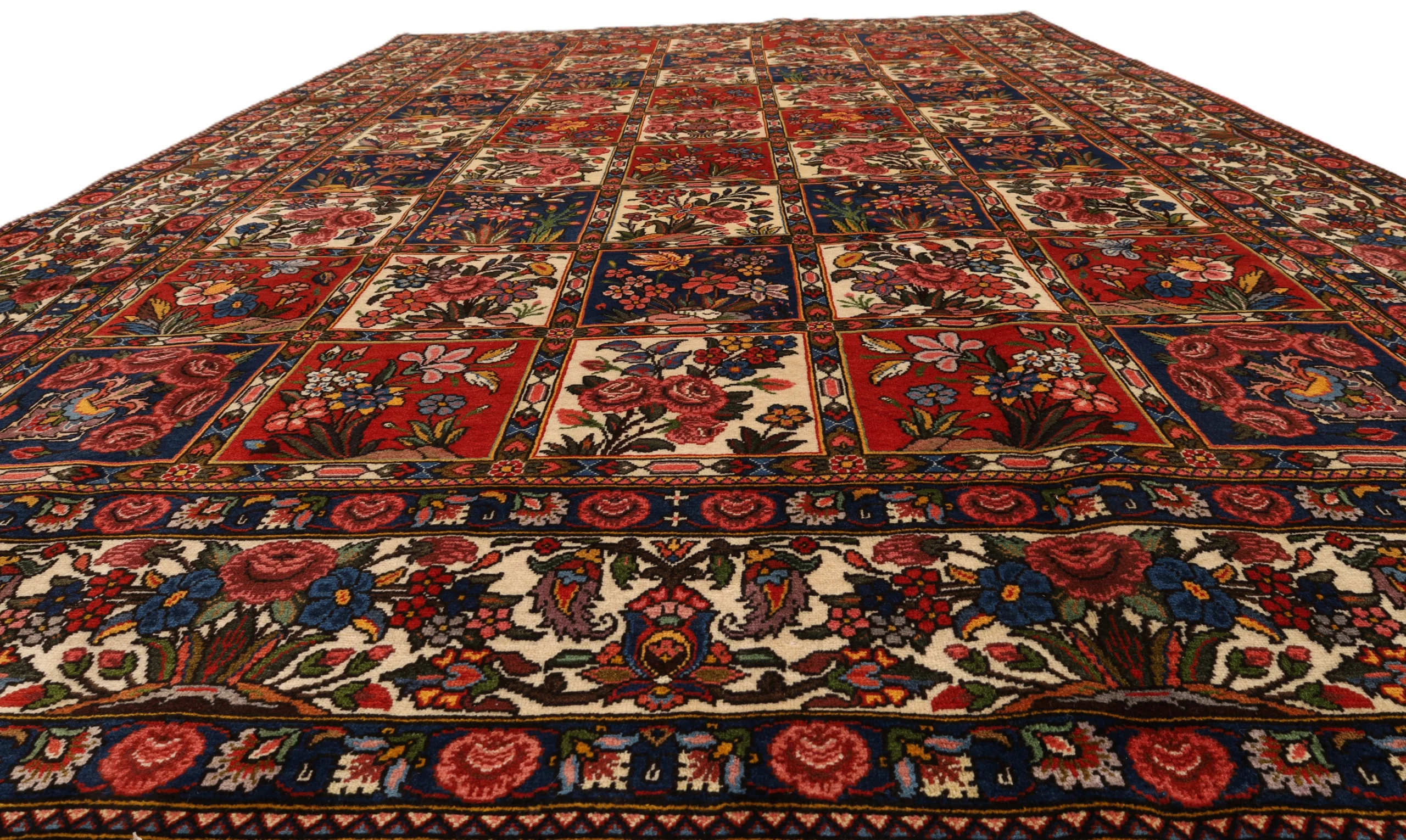Handgeknüpfter Bakhtiari Perserteppich 322 × 208 cm