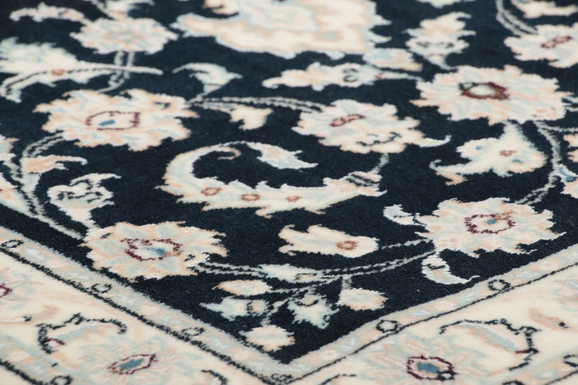 Täbriz Perserteppich 76 × 300 cm aus Wolle & Seide, handgeknüpft