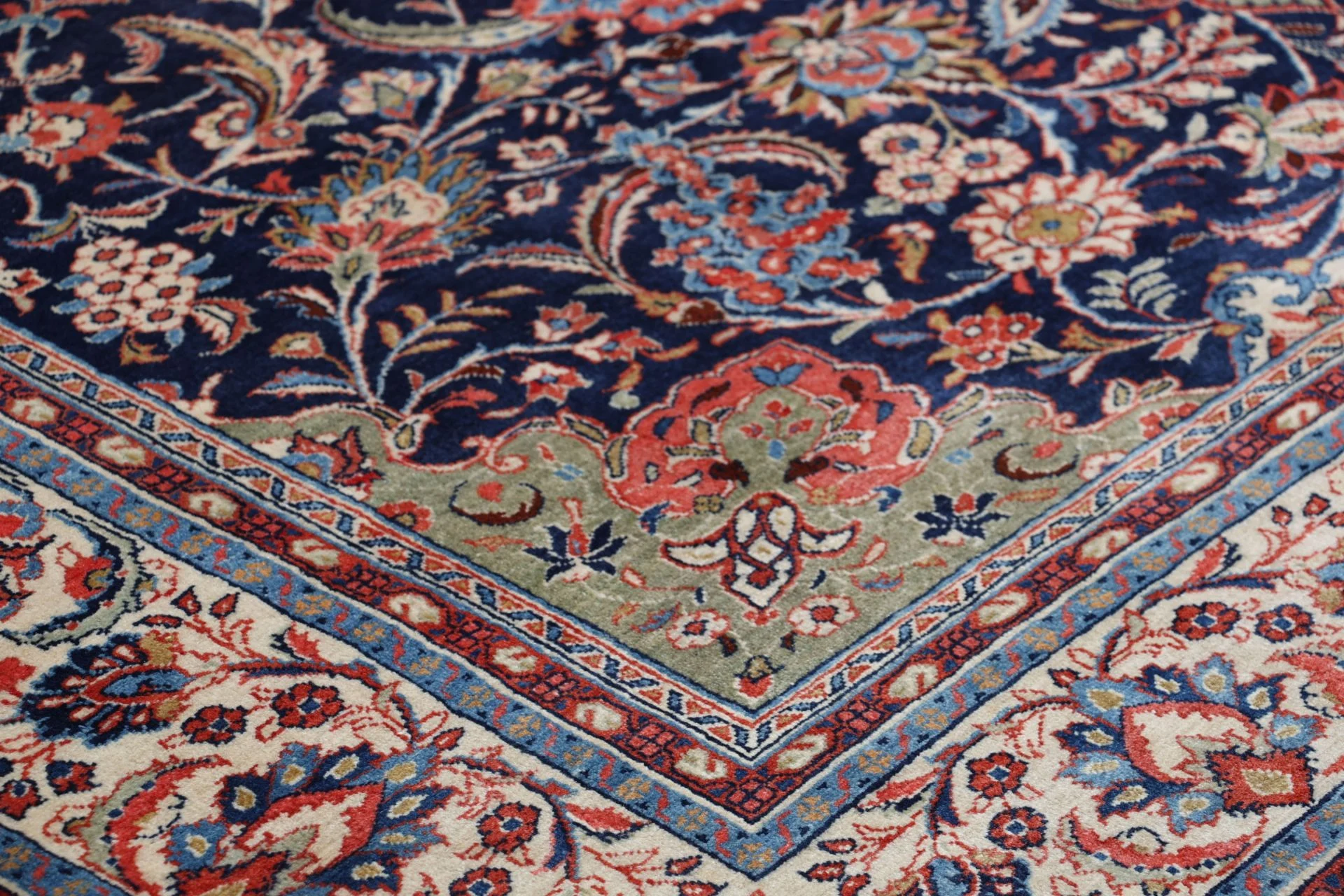 Sarough Perserteppich 223 × 313 cm aus Wolle, handgeknüpft